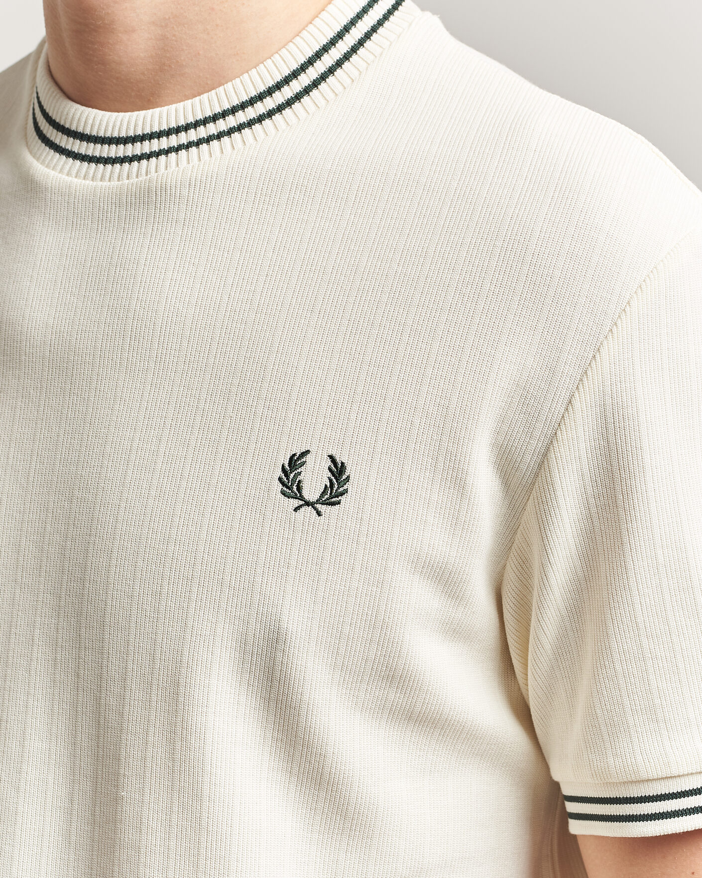 Hombres | Camisetas | Fred Perry | Rib Knitted T-Shirt Ecru