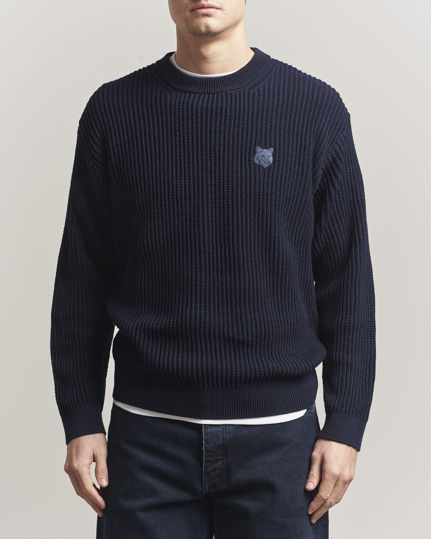 Hombres | Jerséis y prendas de punto | Maison Kitsuné | Tonal Fox Head Rib Knitted Sweater Navy