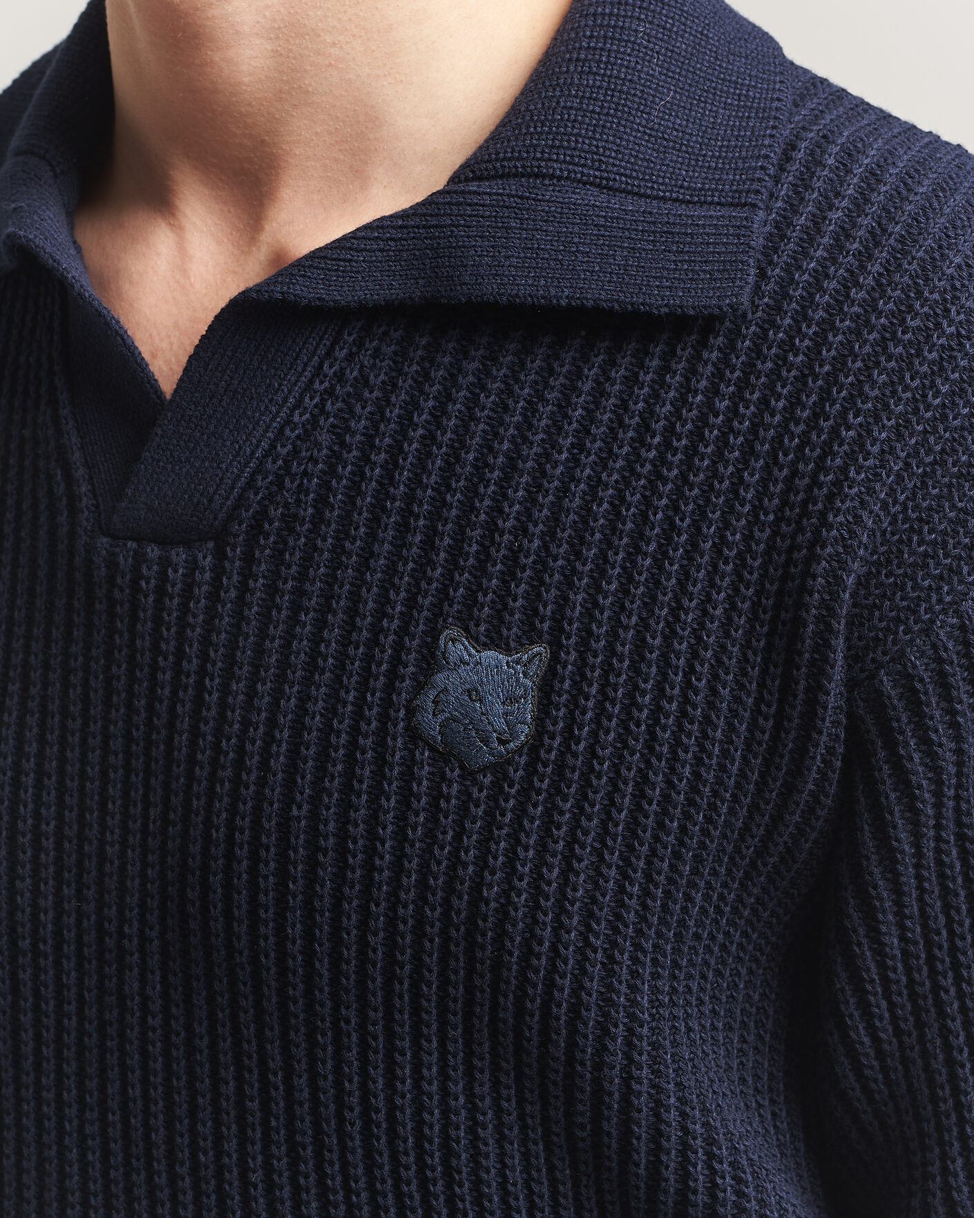Hombres | Polos | Maison Kitsuné | Tonal Fox Head Rib Knitted Polo Navy