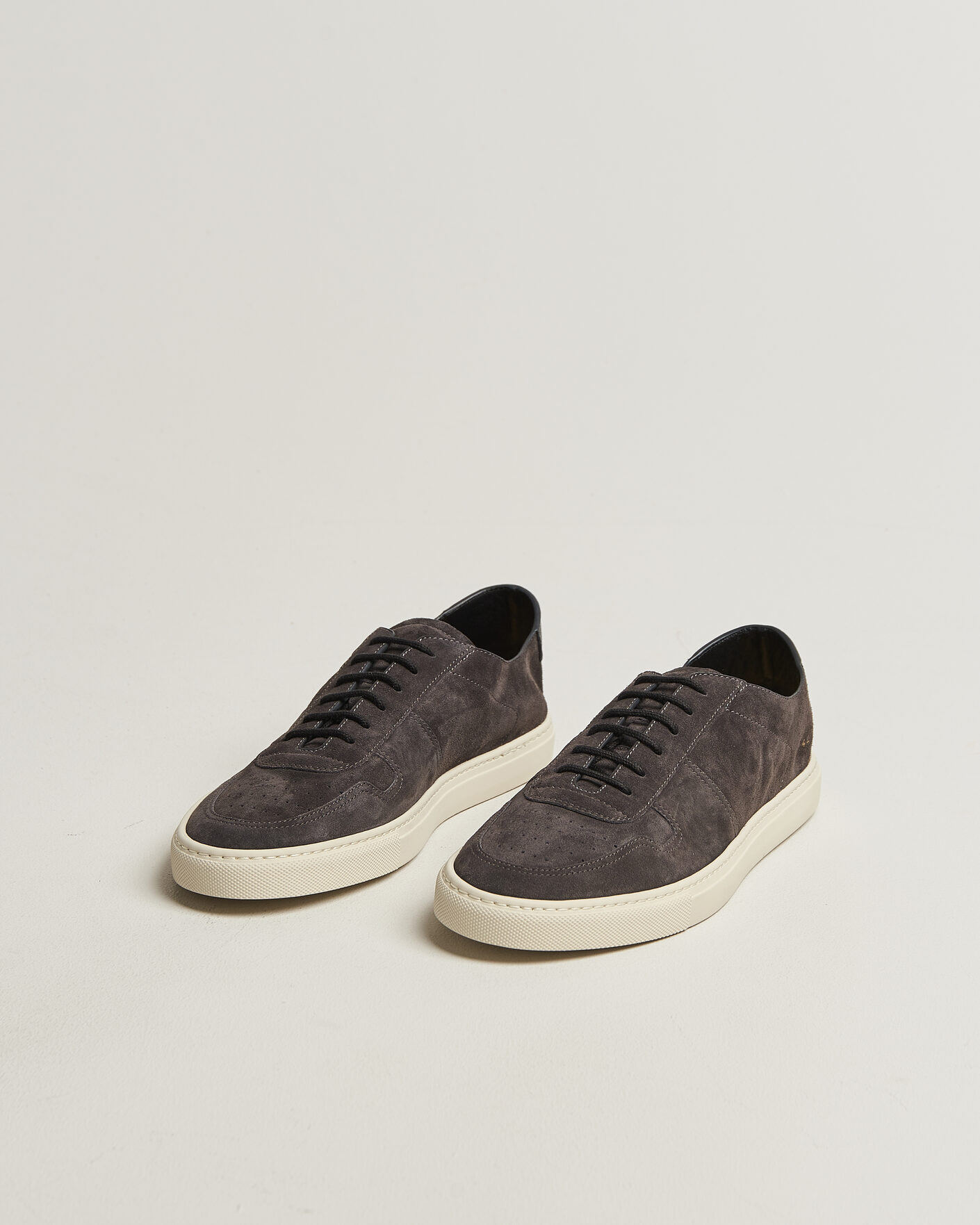 Hombres | Zapatillas | Common Projects | BBall Slim Deconstructed Suede Sneaker Off Black
