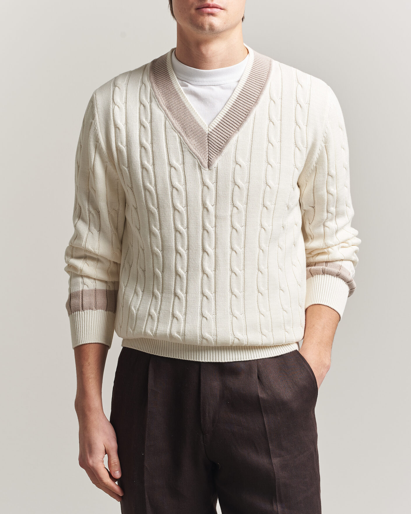 Hombres | Jerséis y prendas de punto | Morgano | Cable Knitted Cotton V-Neck White/Beige