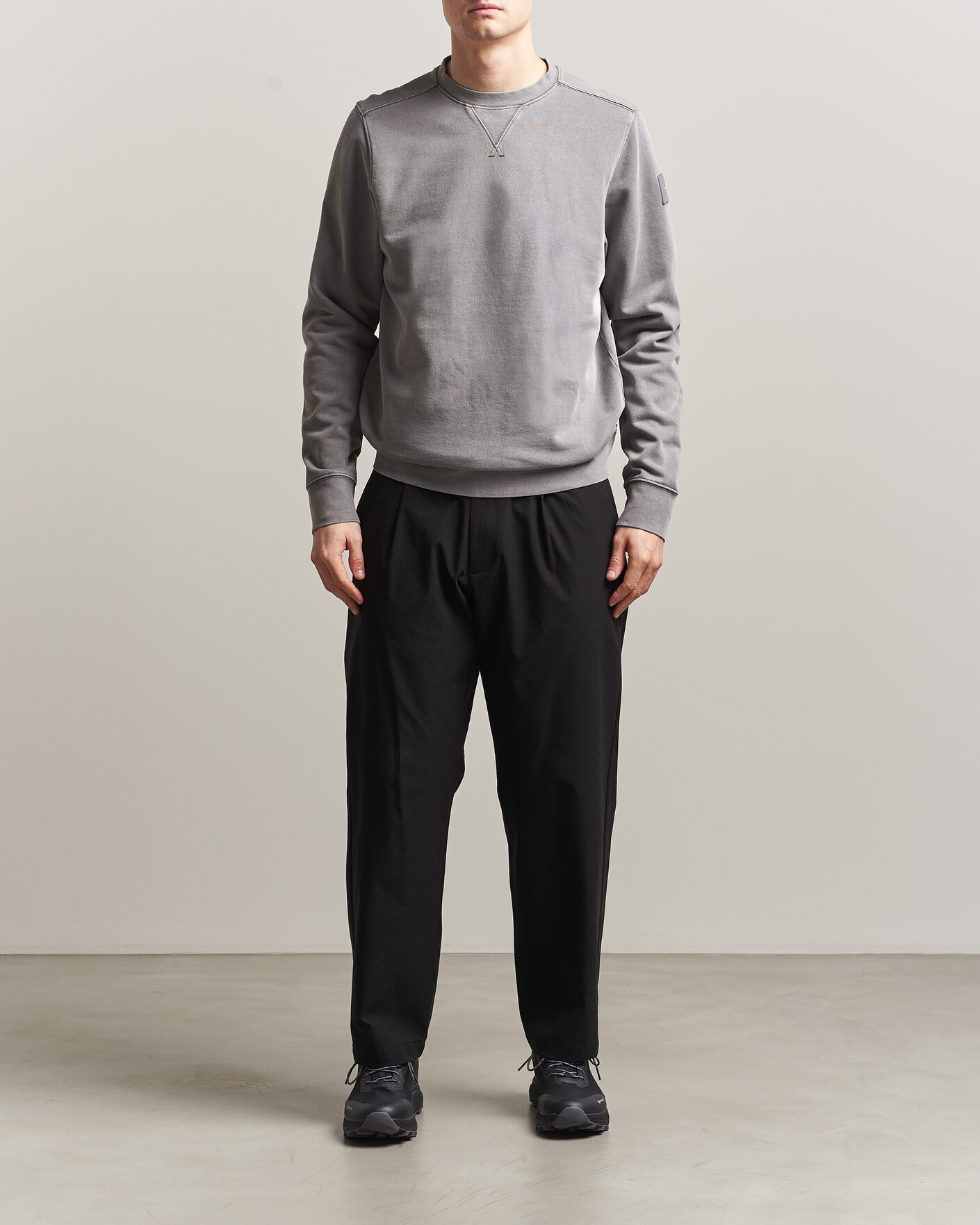 Hombres | Jerséis y prendas de punto | Sail Racing | Wind Pigment Dyed Sweatshirt Frost Grey