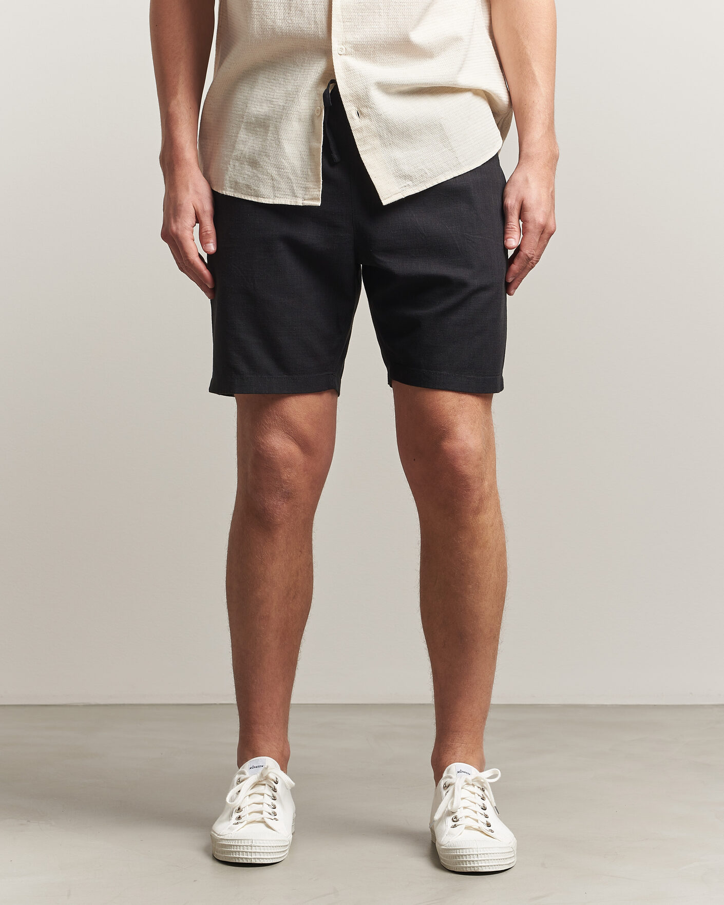 Hombres | Pantalones cortos | KnowledgeCotton Apparel | Loose Linen/Viscose Shorts Black