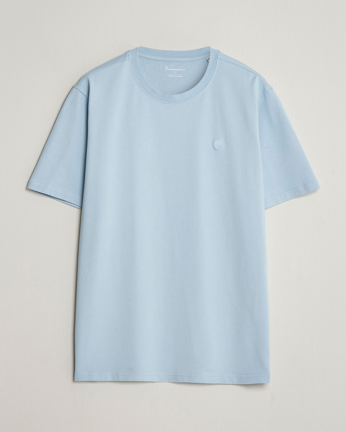 Hombres | Camisetas | KnowledgeCotton Apparel | Badge T-Shirt Skyway