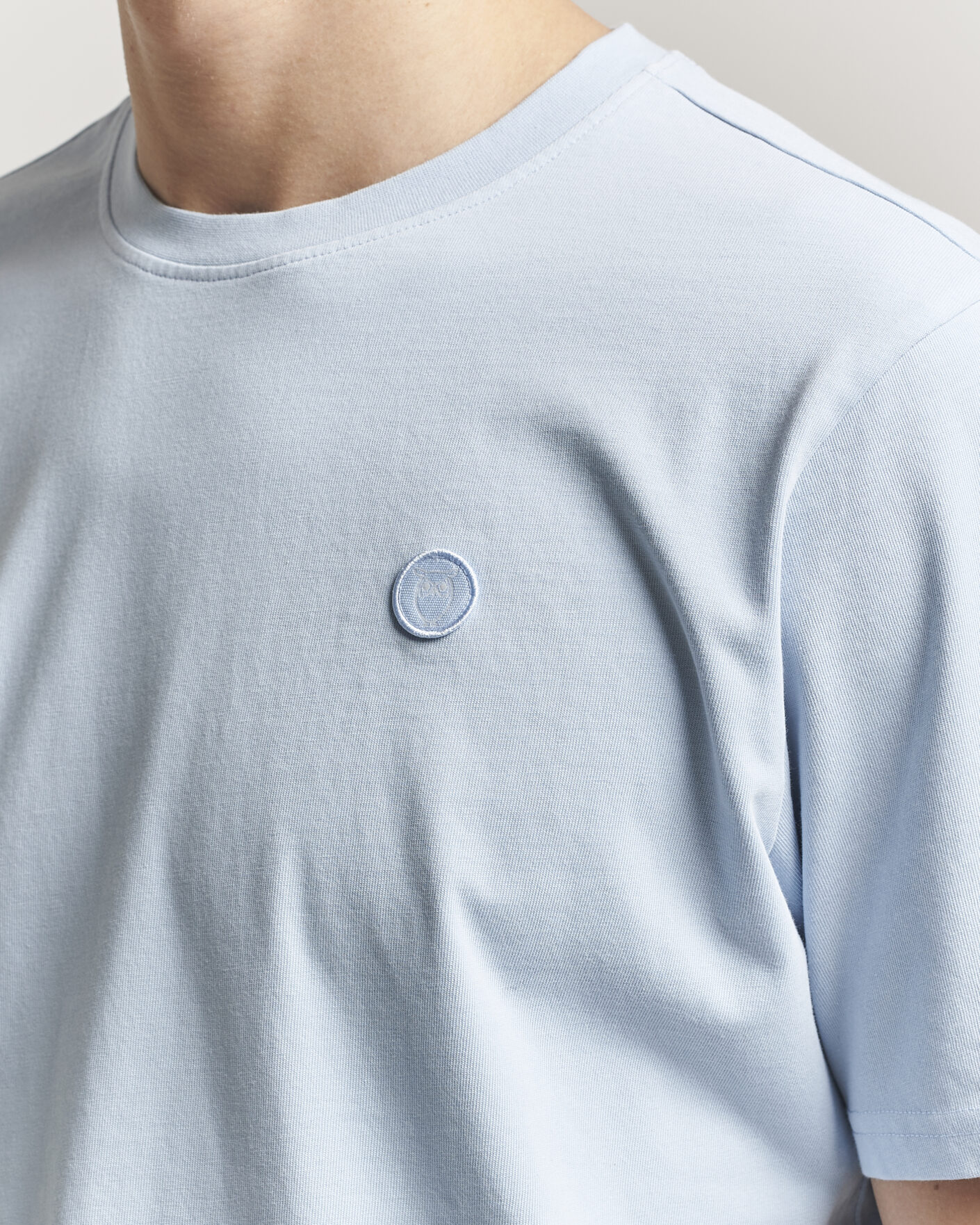 Hombres | Camisetas | KnowledgeCotton Apparel | Badge T-Shirt Skyway