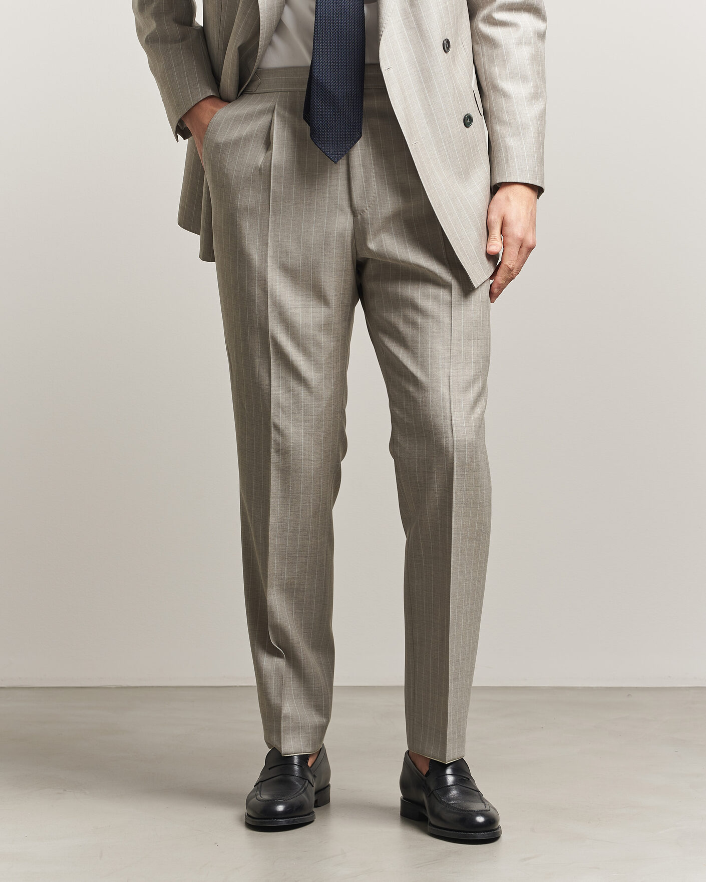 Hombres | Pantalones | Oscar Jacobson | Delon Striped Wool Trousers Beige