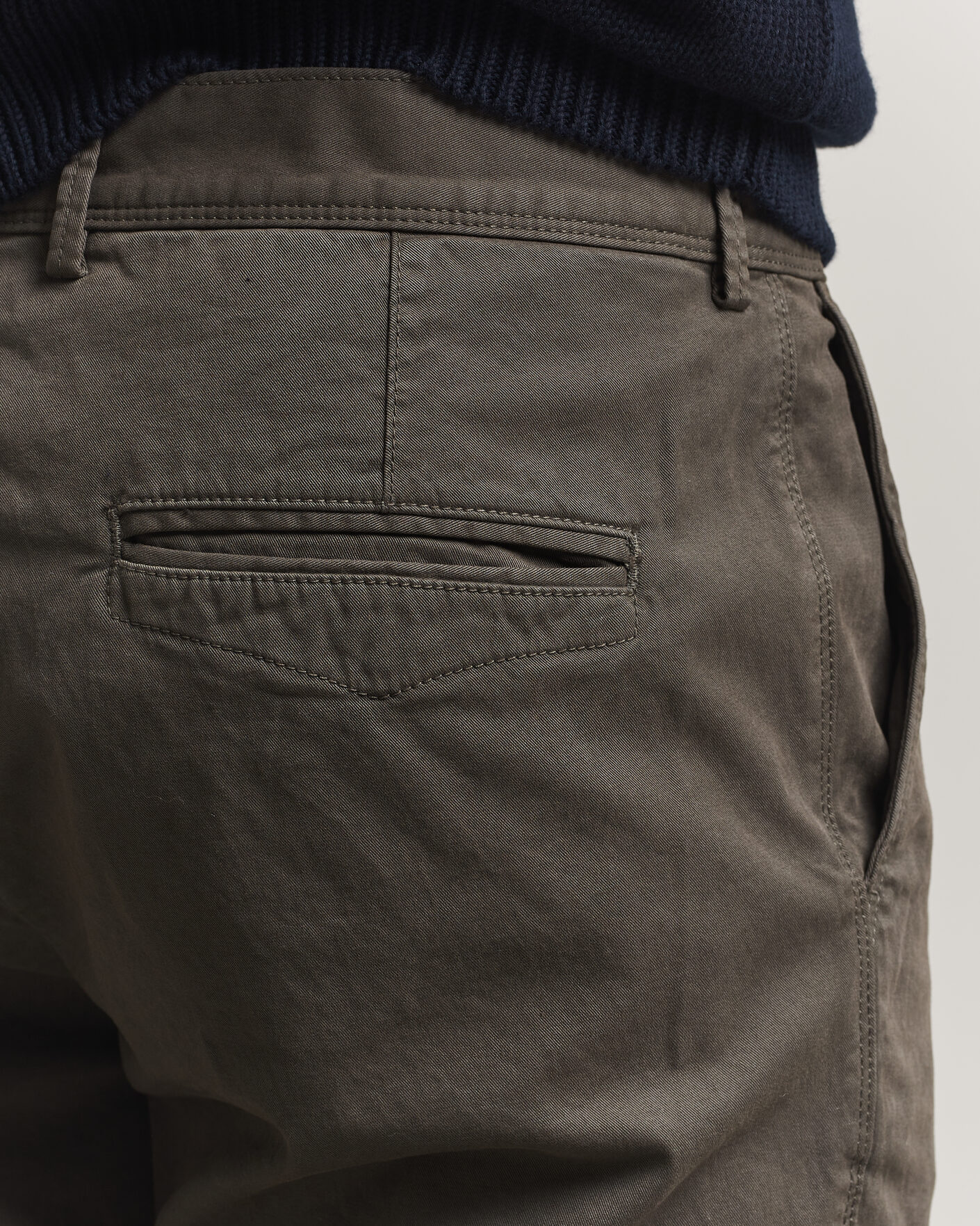 Hombres | Pantalones | Oscar Jacobson | Danik Cotton Trousers Olive