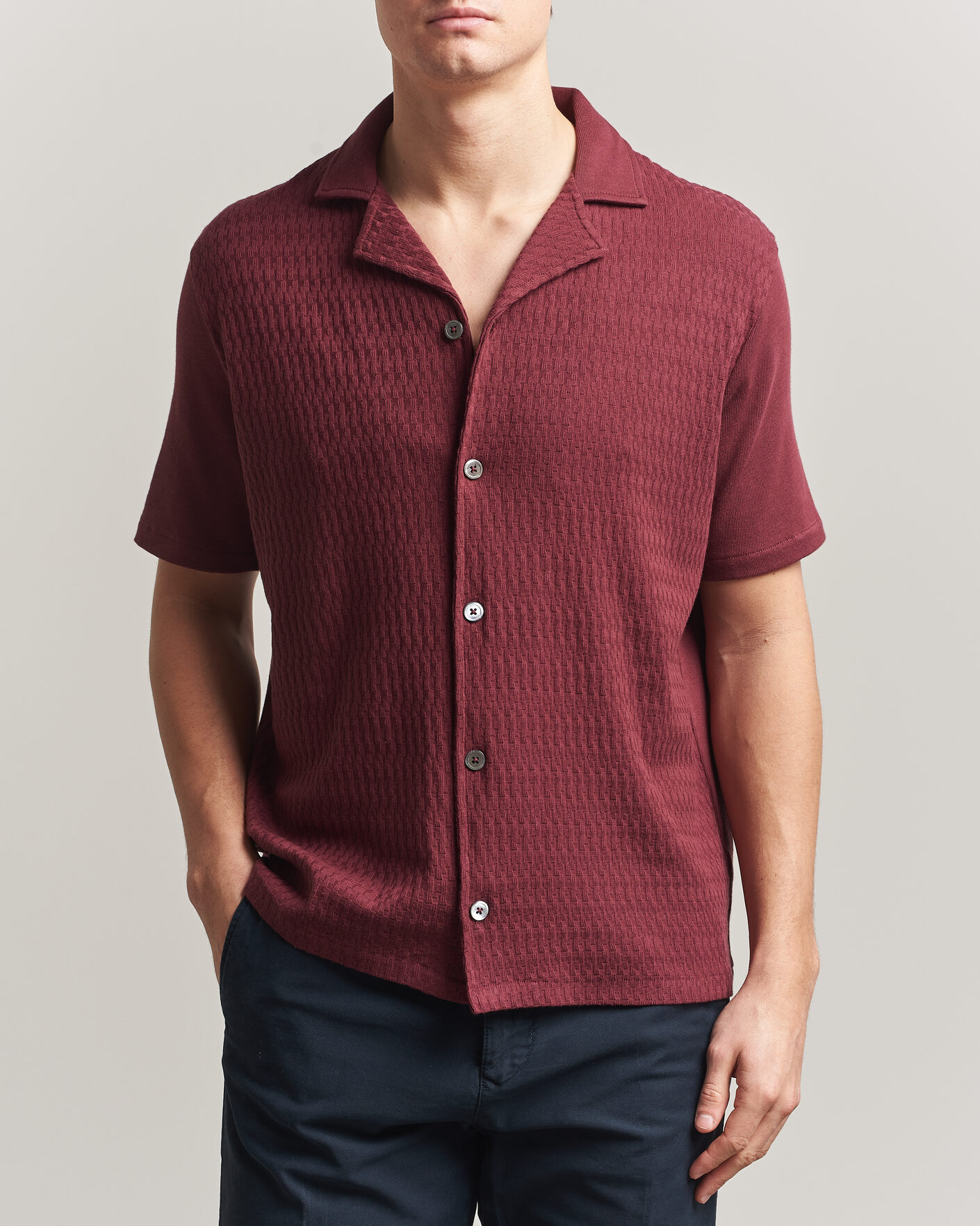 Hombres | Camisas | Oscar Jacobson | Kirk Knitted Short Sleeve Shirt Wine Red