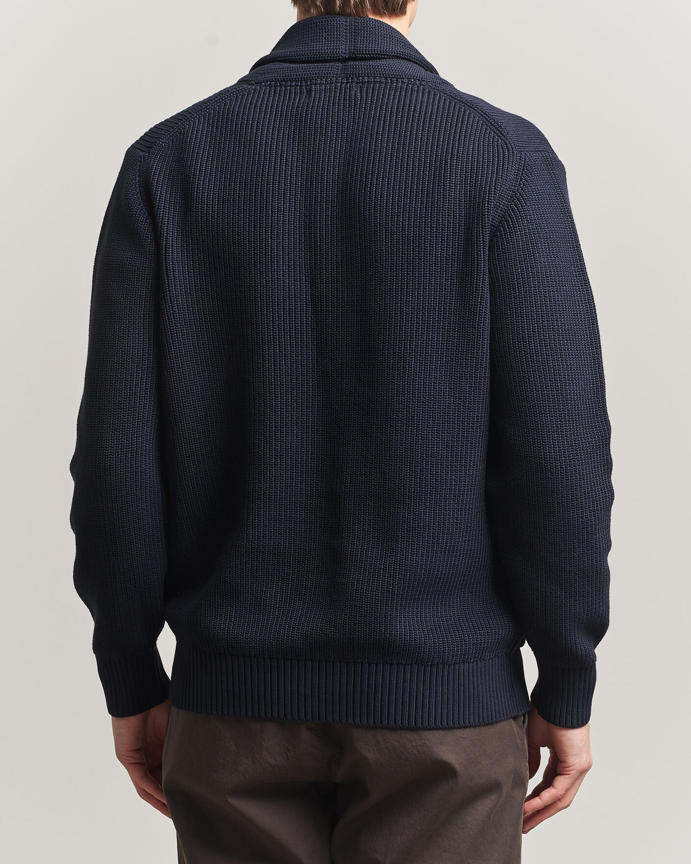 Hombres | Jerséis y prendas de punto | Oscar Jacobson | Roland Knitted Cotton Cardigan Navy
