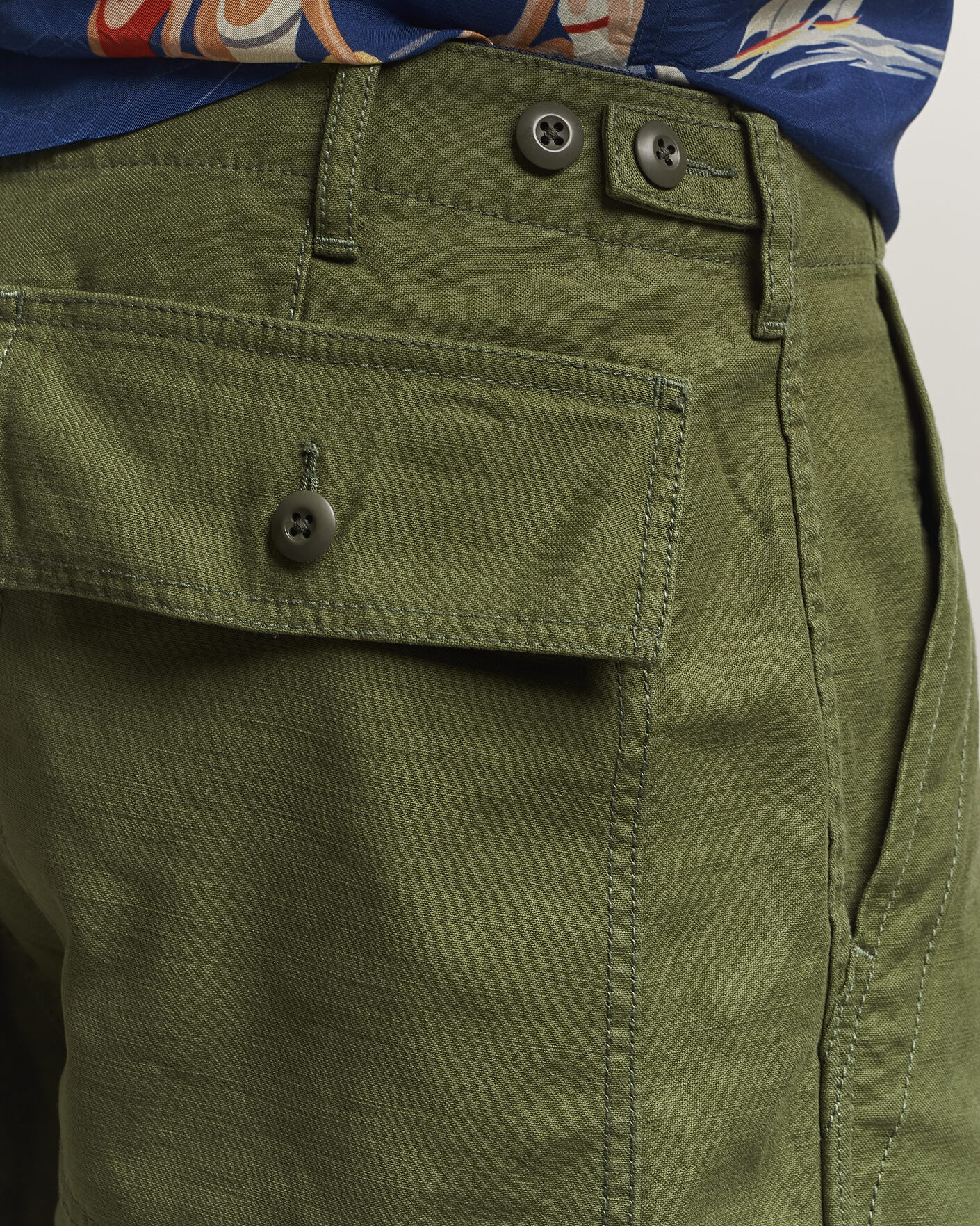 Hombres | Pantalones cortos | BEAMS PLUS | MIL Utility Sateen Shorts Olive