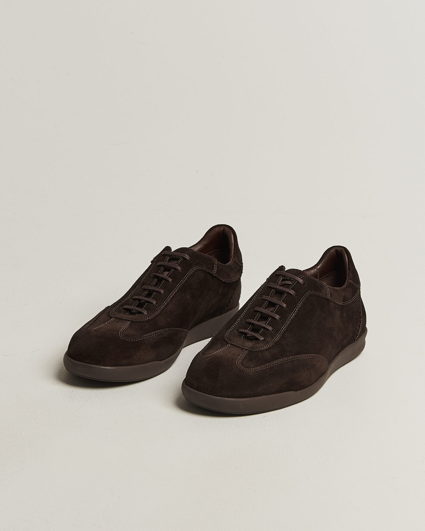 Hombres | Zapatillas | Loake Shoemakers | Mayfair Suede Dress Sneaker Dark Brown