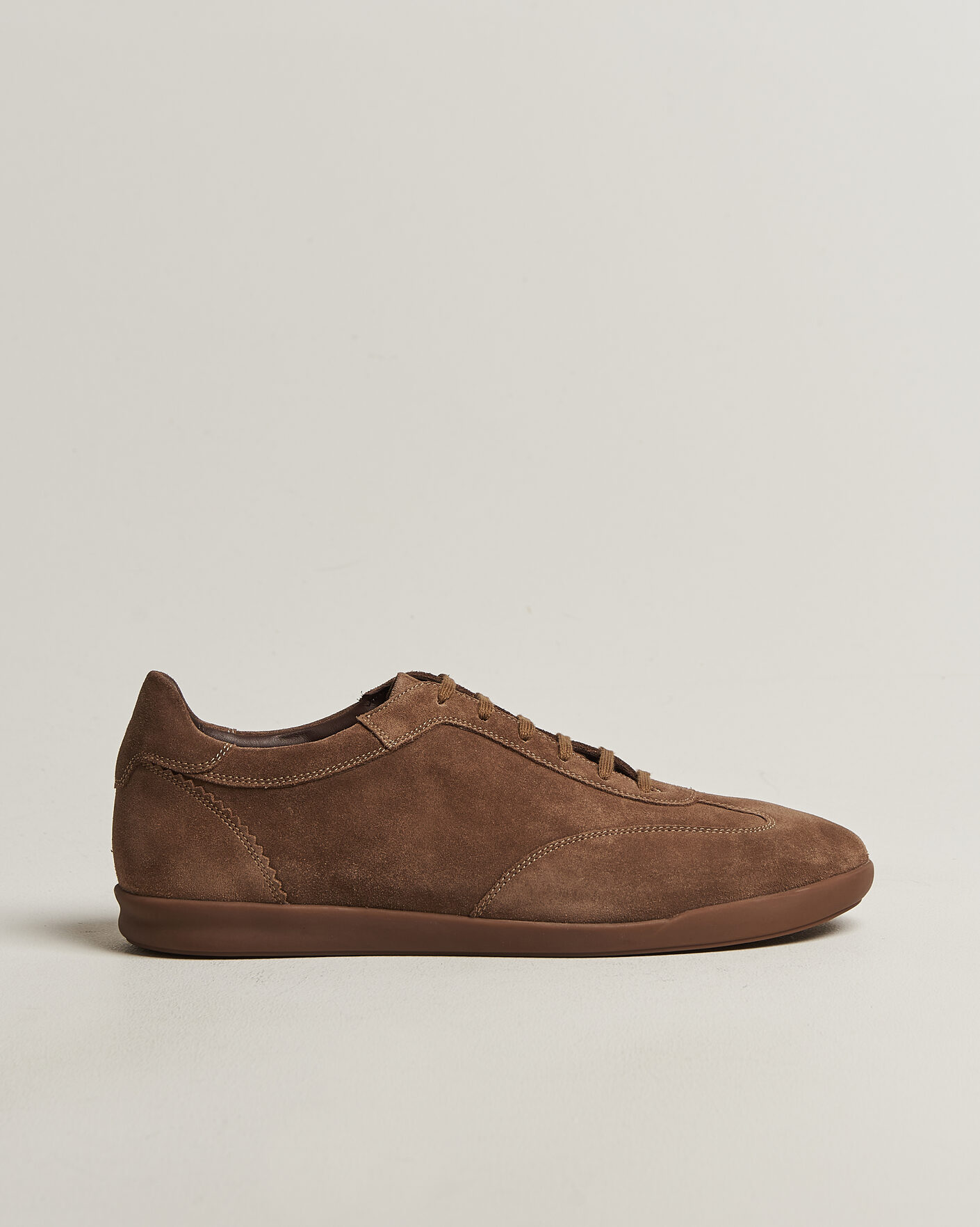 Hombres | Zapatillas | Loake 1880 | Mayfair Suede Dress Sneaker Flint
