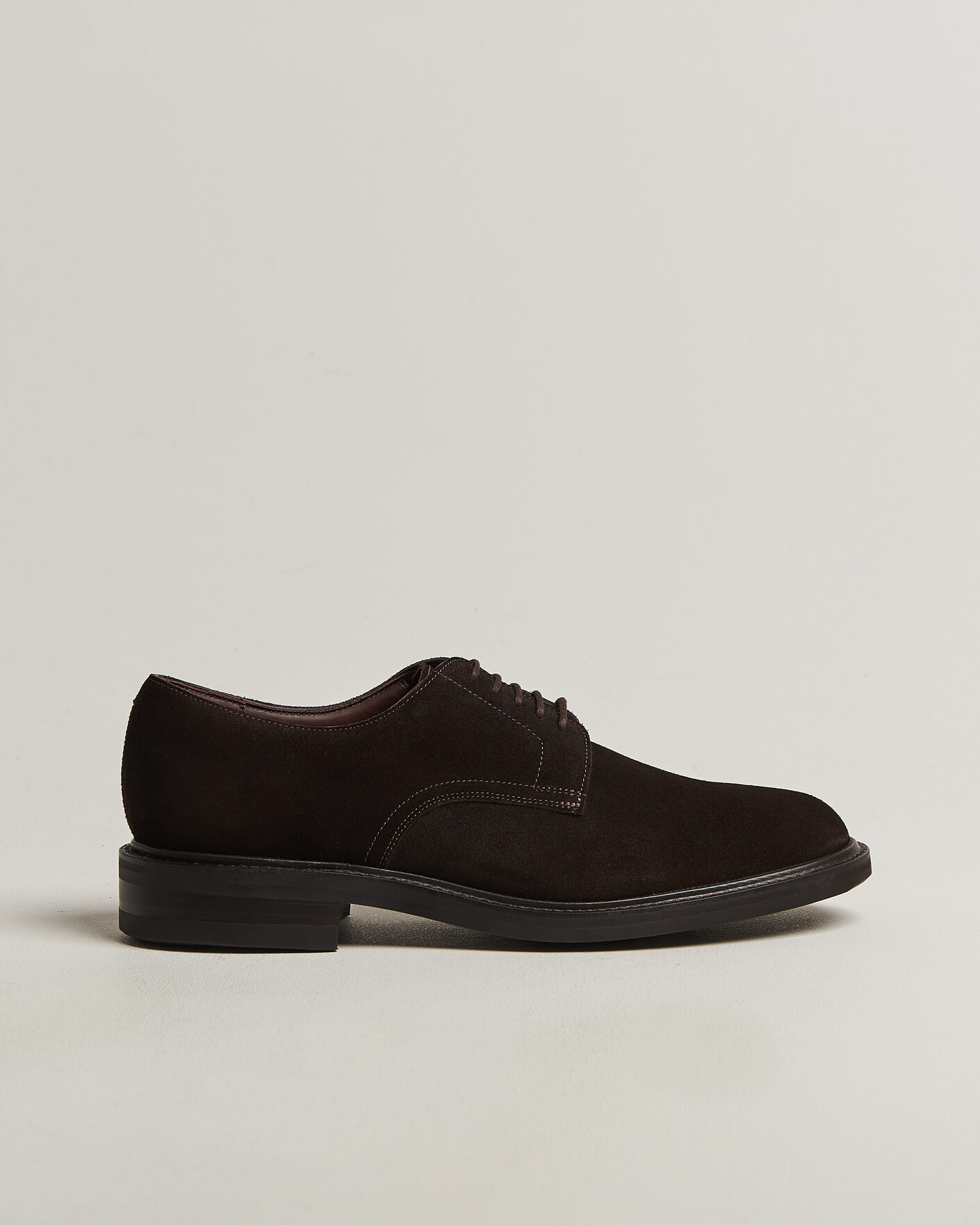 Hombres | Zapatos derby | Loake 1880 | Barbican Suede Derby Dark Brown