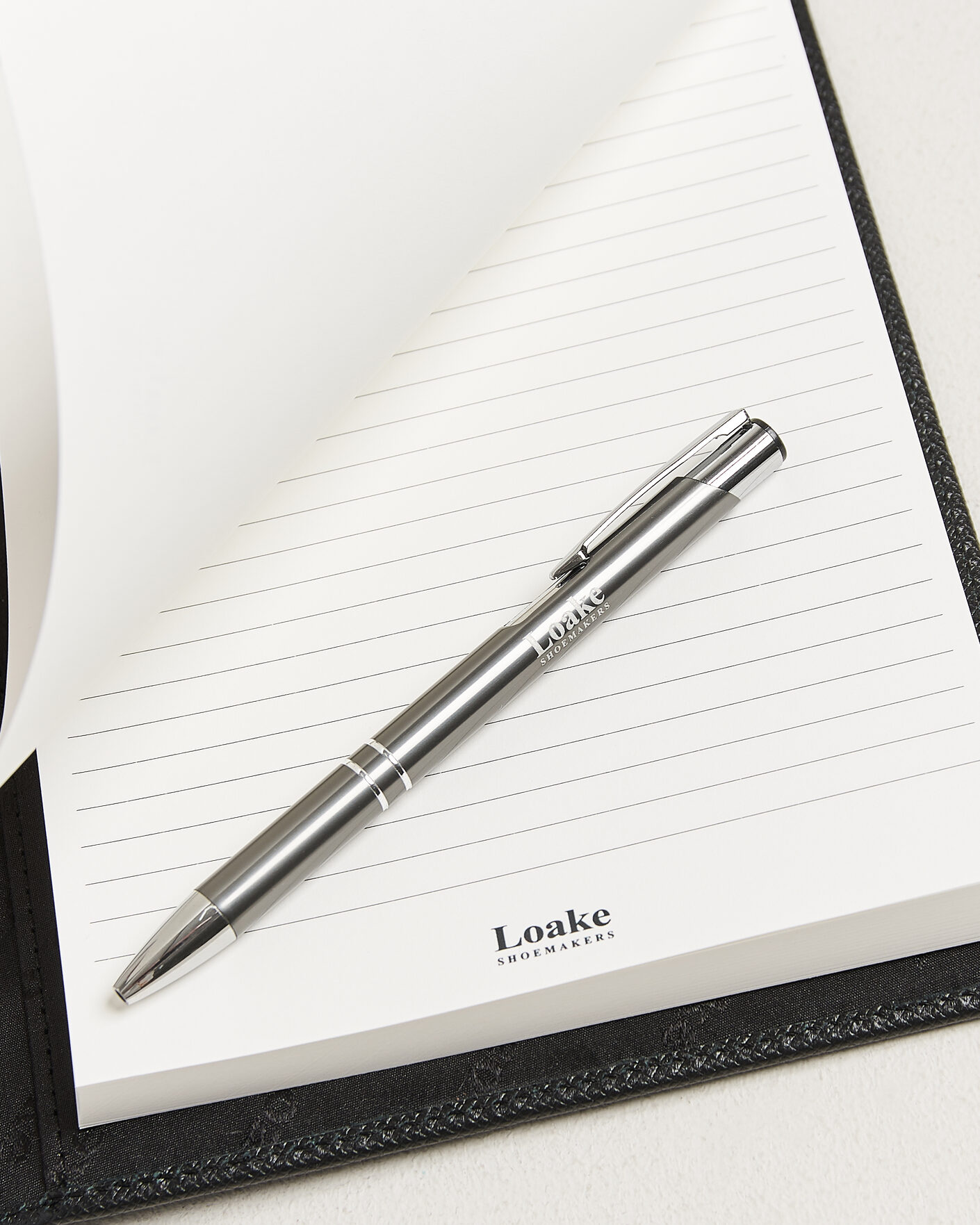 Hombres | Cuadernos | Loake Shoemakers | Savoy Grain Leather Notebook Black