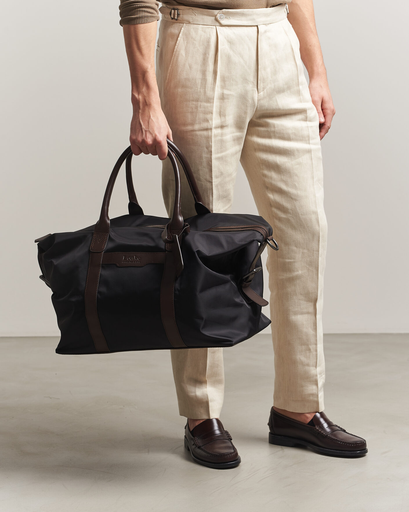 Hombres | Bolsos | Loake Shoemakers | Gower Nylon/Leather Holdall Black
