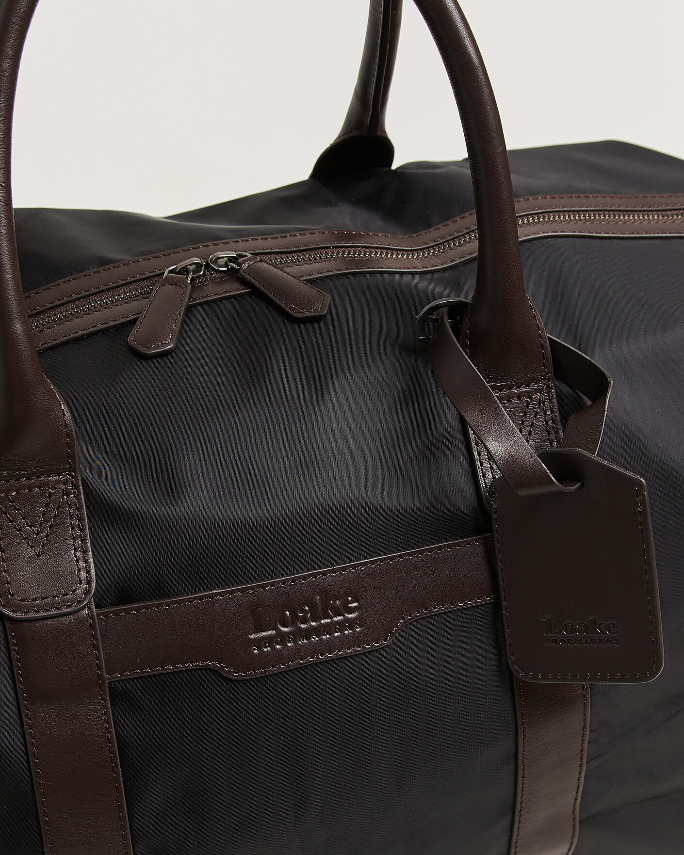 Hombres | Bolsos | Loake Shoemakers | Gower Nylon/Leather Holdall Black