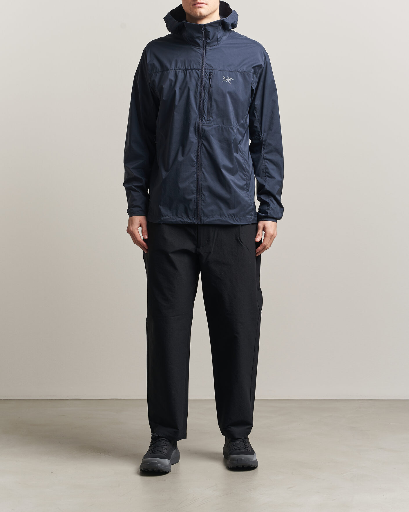 Hombres | Abrigos y chaquetas | Arc'teryx | Squamish Lightweight Hooded Jacket Black Sapphire
