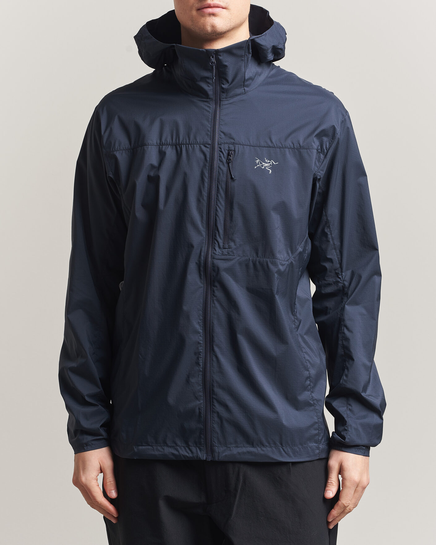 Hombres | Abrigos y chaquetas | Arc'teryx | Squamish Lightweight Hooded Jacket Black Sapphire