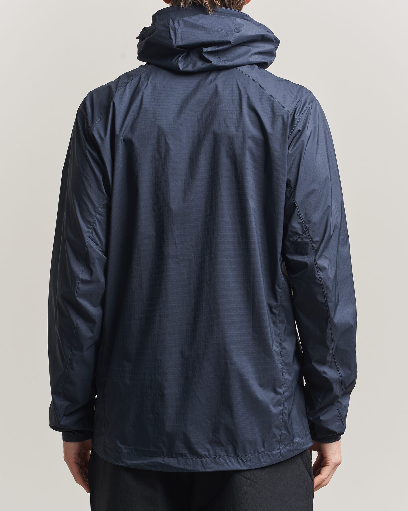 Hombres | Abrigos y chaquetas | Arc'teryx | Squamish Lightweight Hooded Jacket Black Sapphire