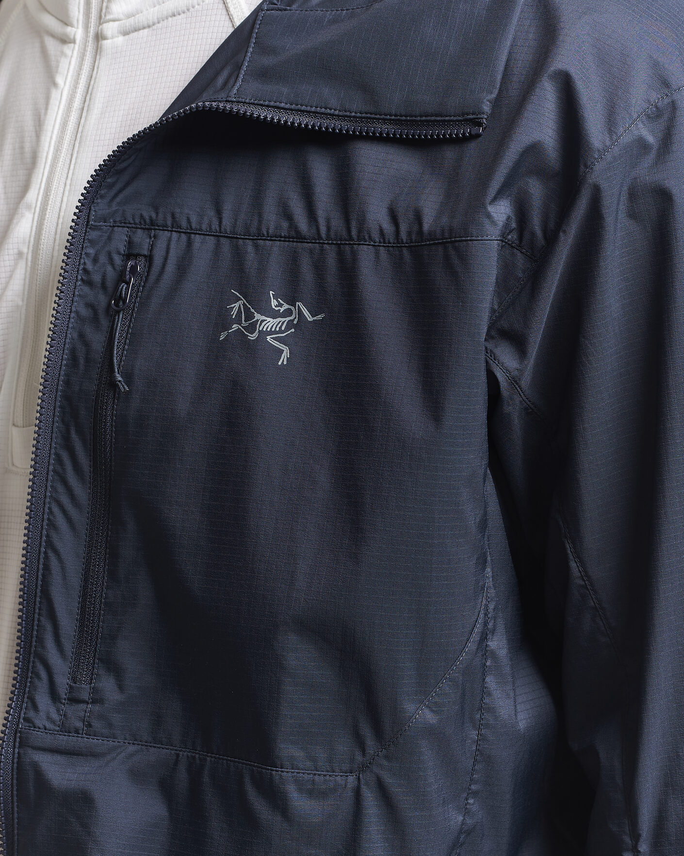 Hombres | Abrigos y chaquetas | Arc'teryx | Squamish Lightweight Hooded Jacket Black Sapphire