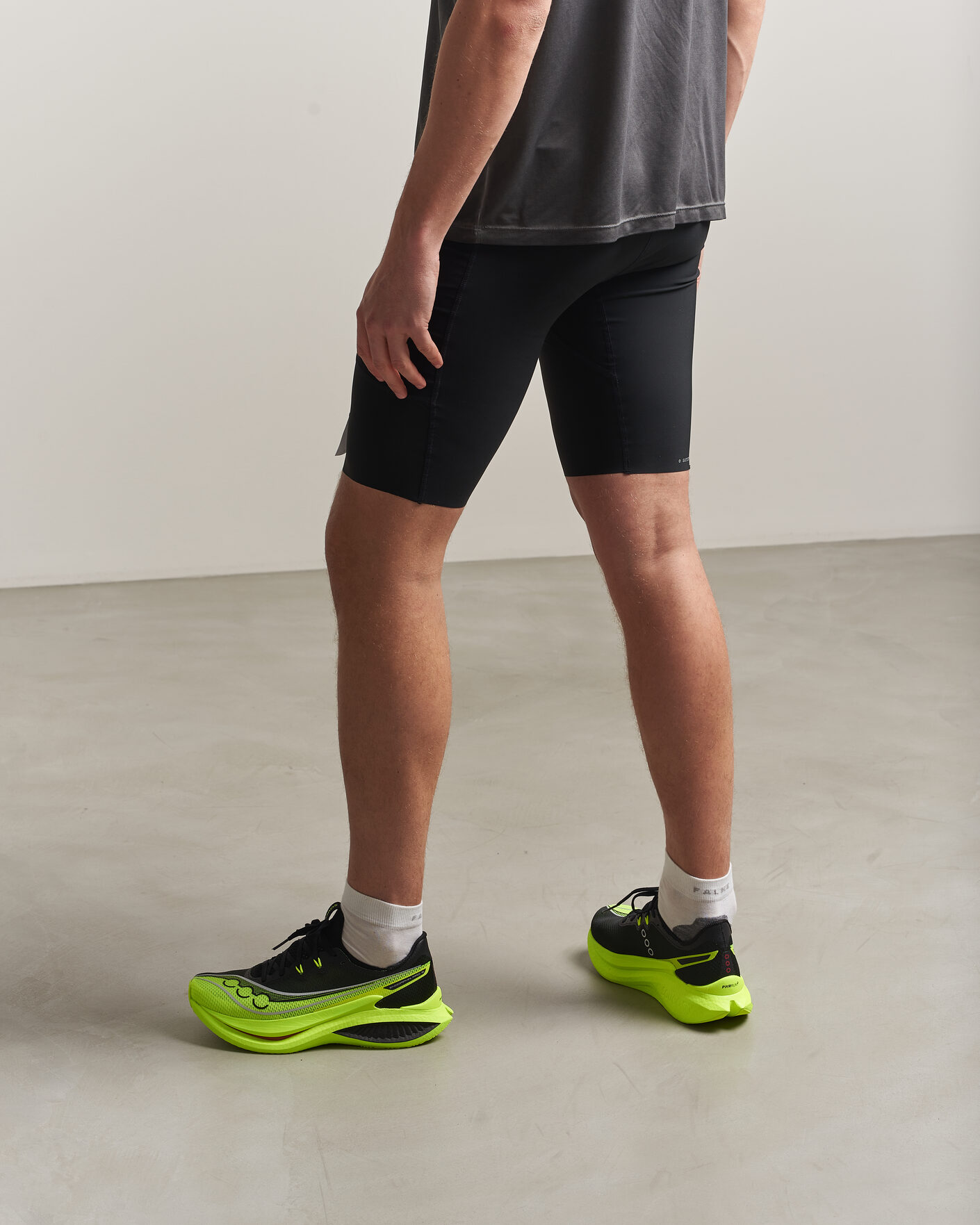 Hombres | Zapatillas de correr | Saucony | Endorphin Pro 5 Black/Shock