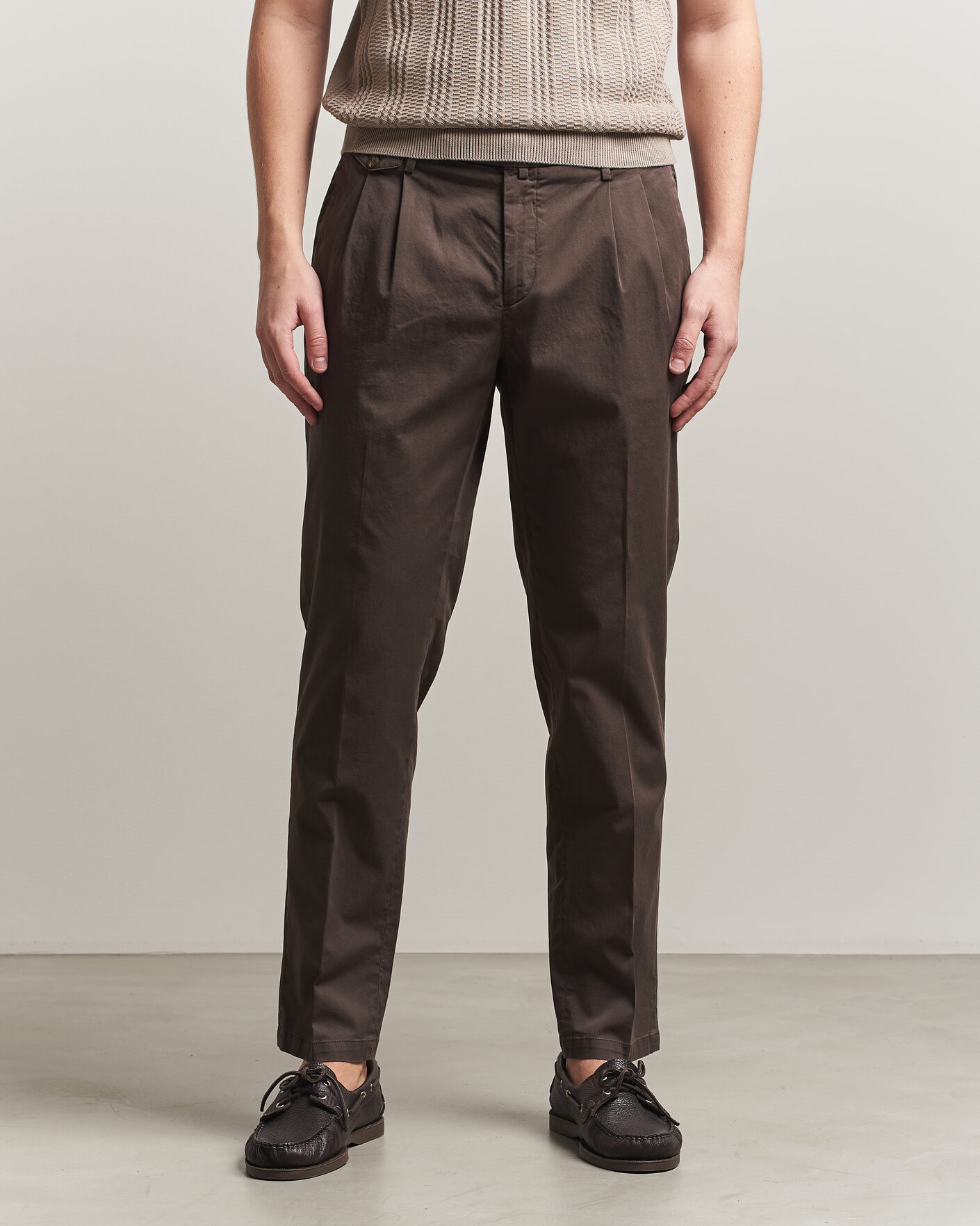 Hombres | Pantalones | Briglia 1949 | Easy Fit Pleated Cotton Stretch Chino Brown