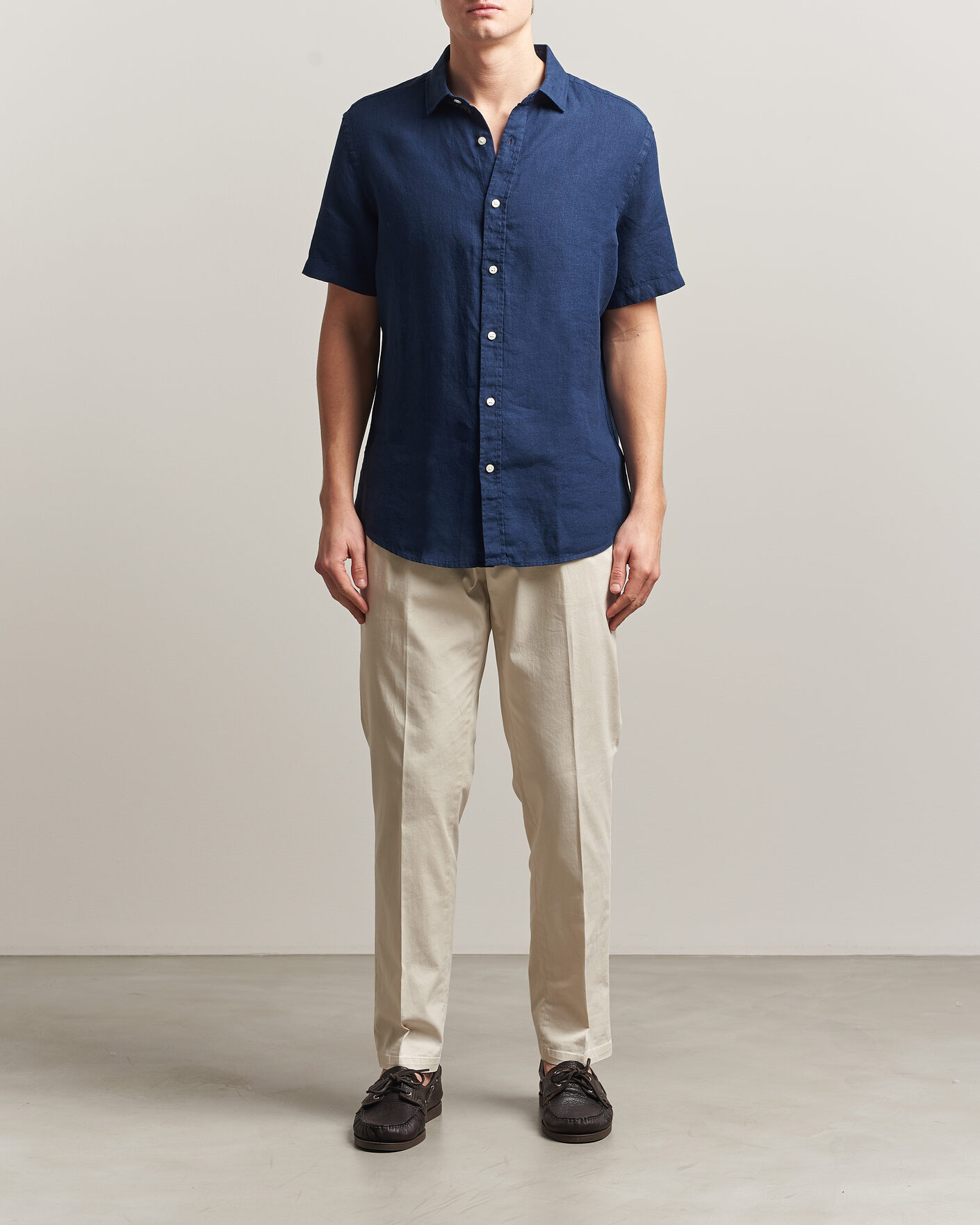 Hombres | Camisas | Charles Tyrwhitt | Pure Linen Short Sleeve Slim Fit Shirt Navy