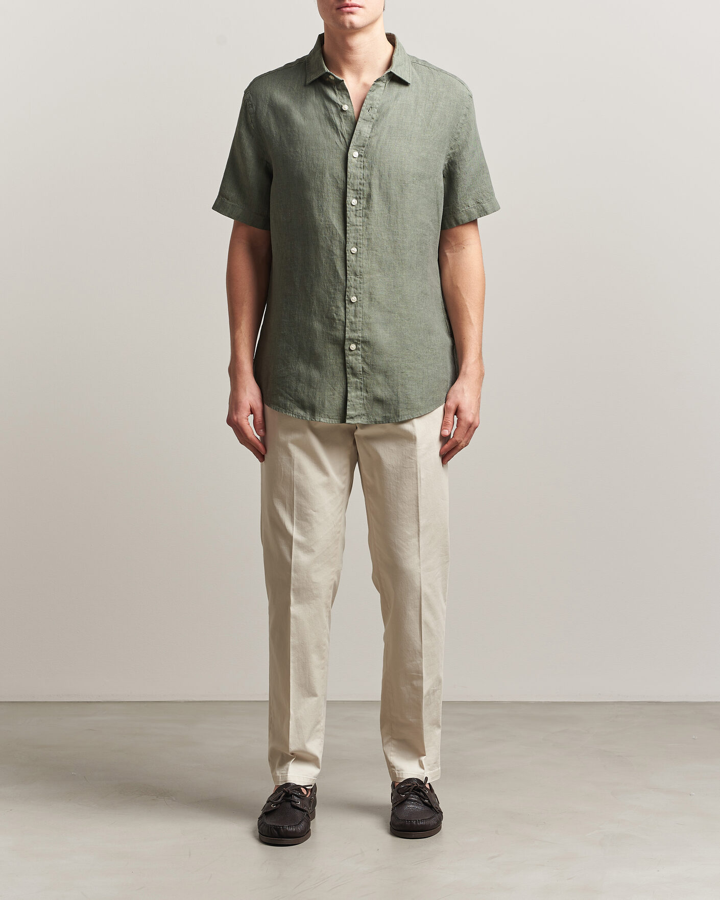 Hombres | Camisas | Charles Tyrwhitt | Pure Linen Short Sleeve Slim Fit Shirt Olive