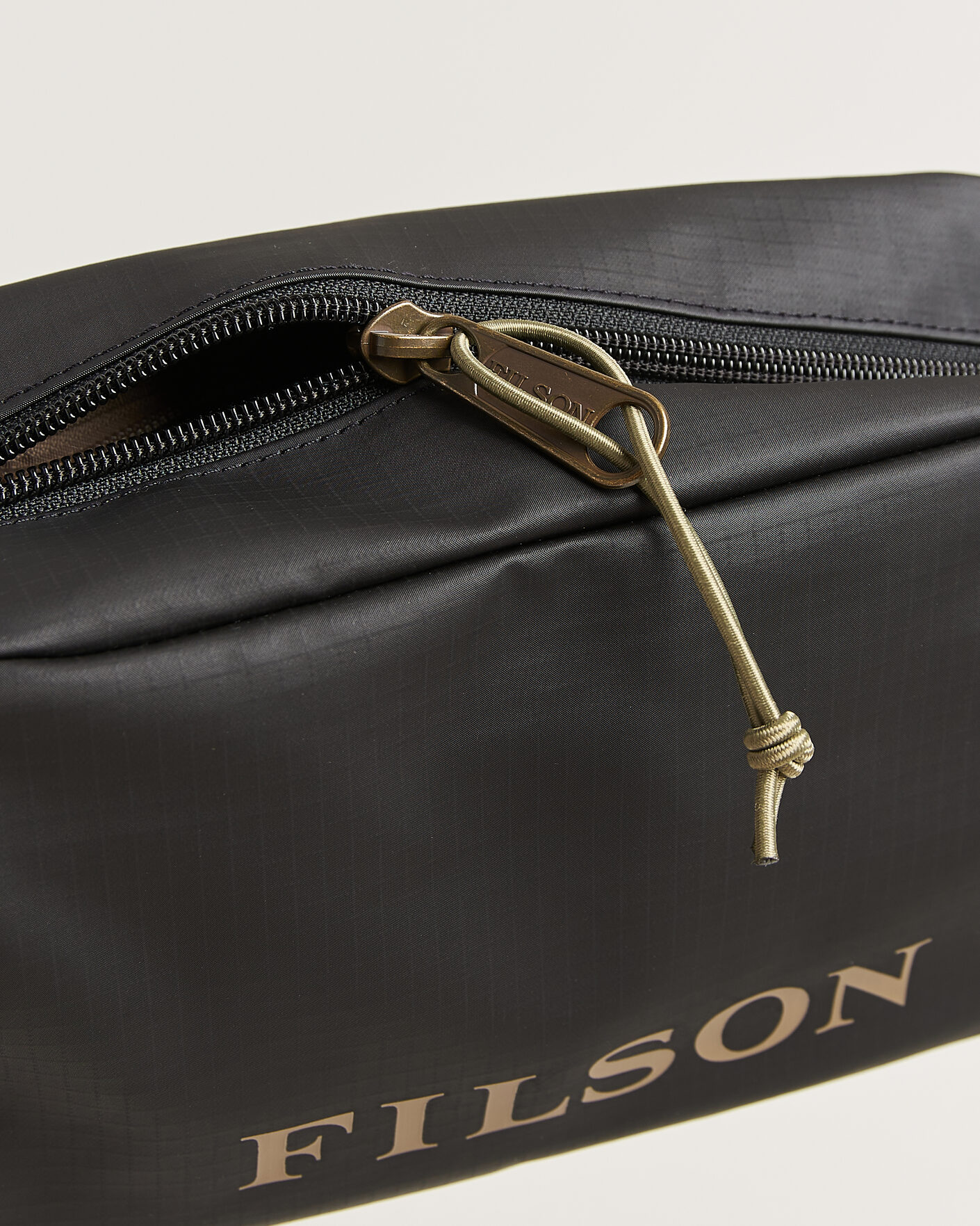Hombres | Bolsos | Filson | All Weather Travel Pack Black