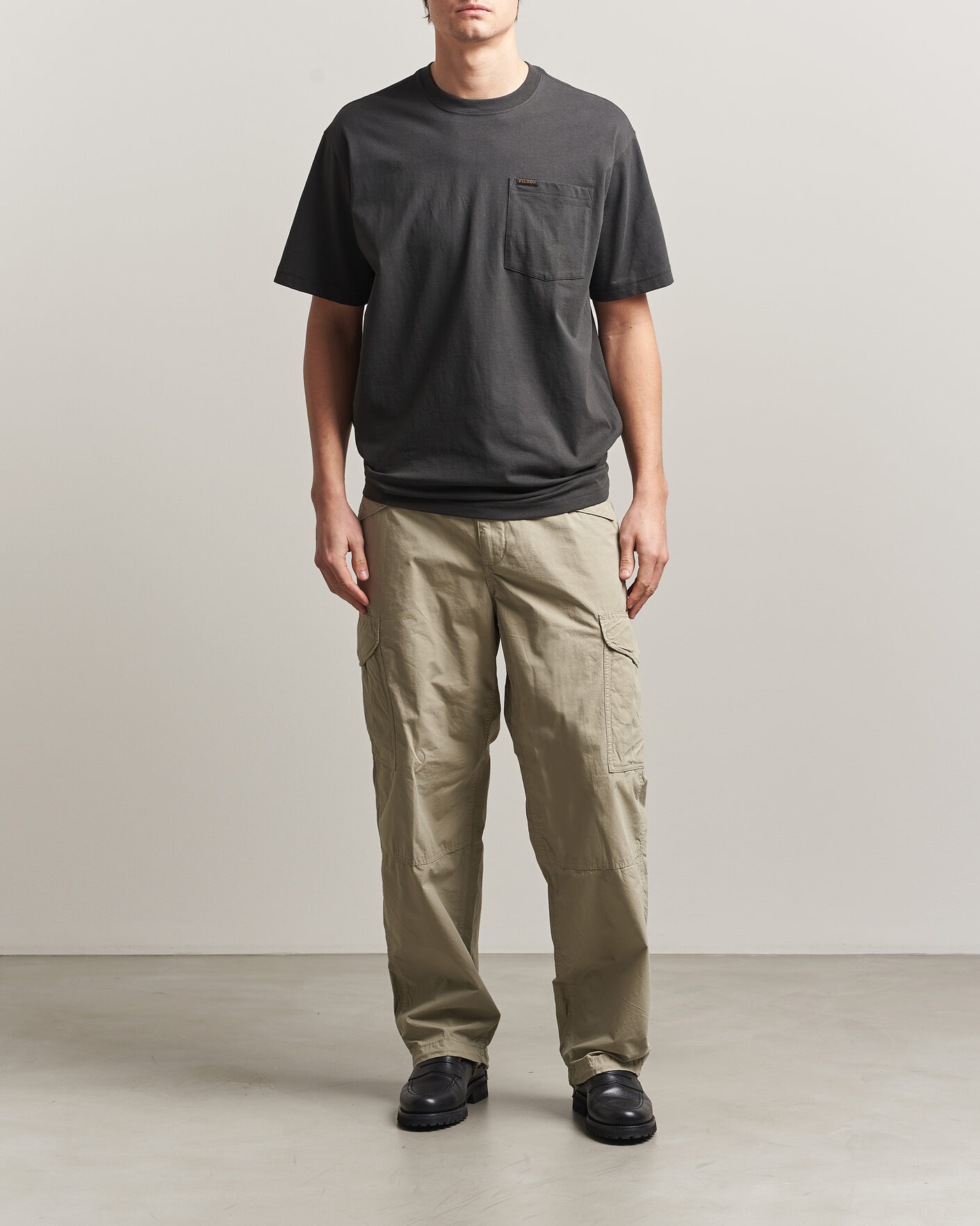 Hombres | Camisetas | Filson | Pocket T-Shirt Faded Black