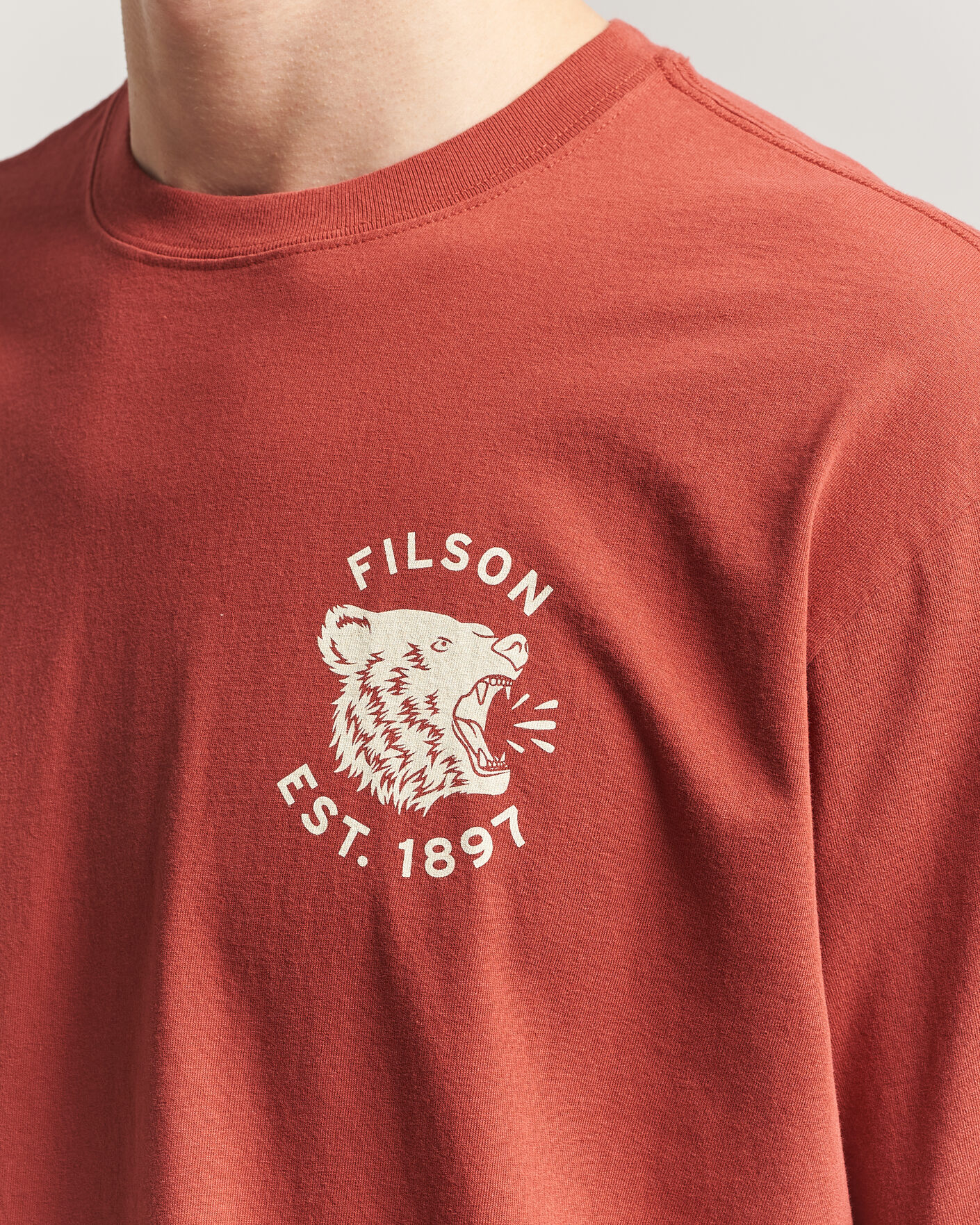 Hombres | Camisetas | Filson | Bear Graphic T-Shirt Chili Oil