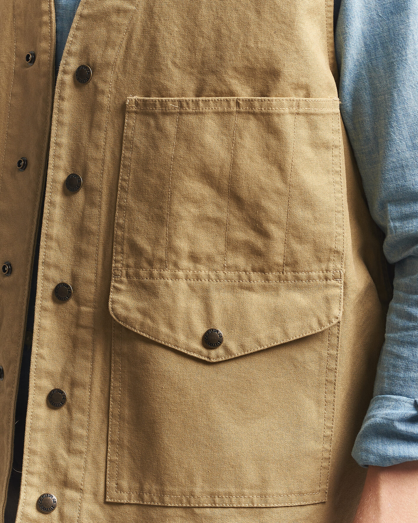 Hombres | Chalecos | Filson | Dry Tin Vest Tan
