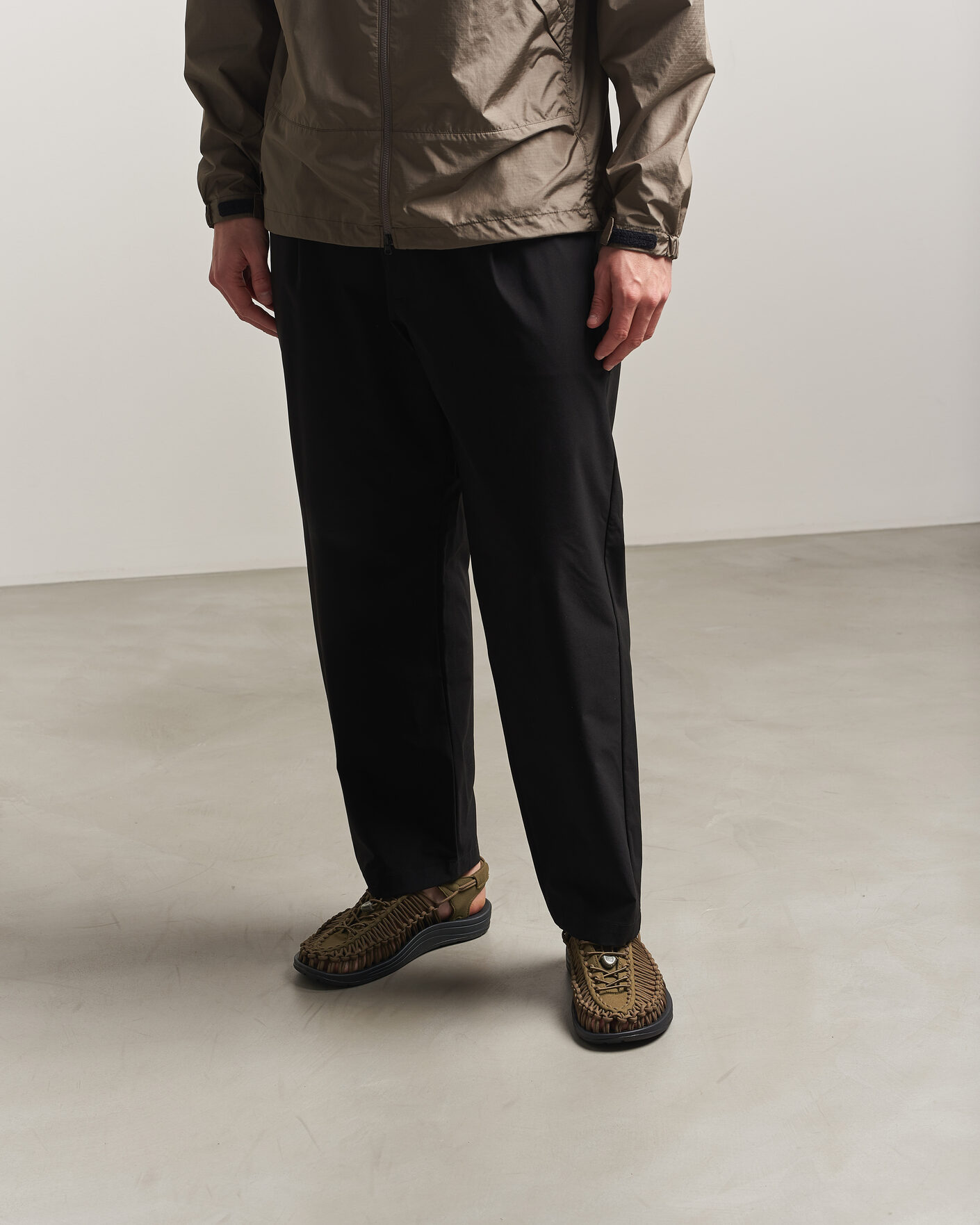 Hombres | Sandalias y chanclas | KEEN | Uneek Sneaker Sandal Dark Olive