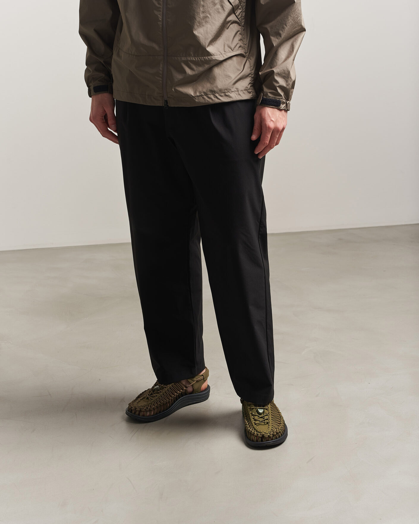 Hombres | Sandalias y chanclas | KEEN | Uneek Sneaker Sandal Dark Olive