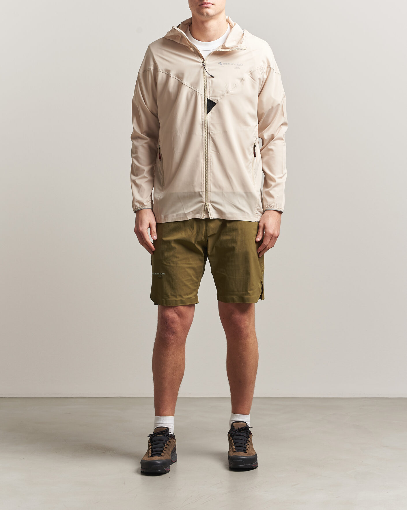 Hombres | Pantalones cortos | Klättermusen | Nal Windbreaker Shorts Olive