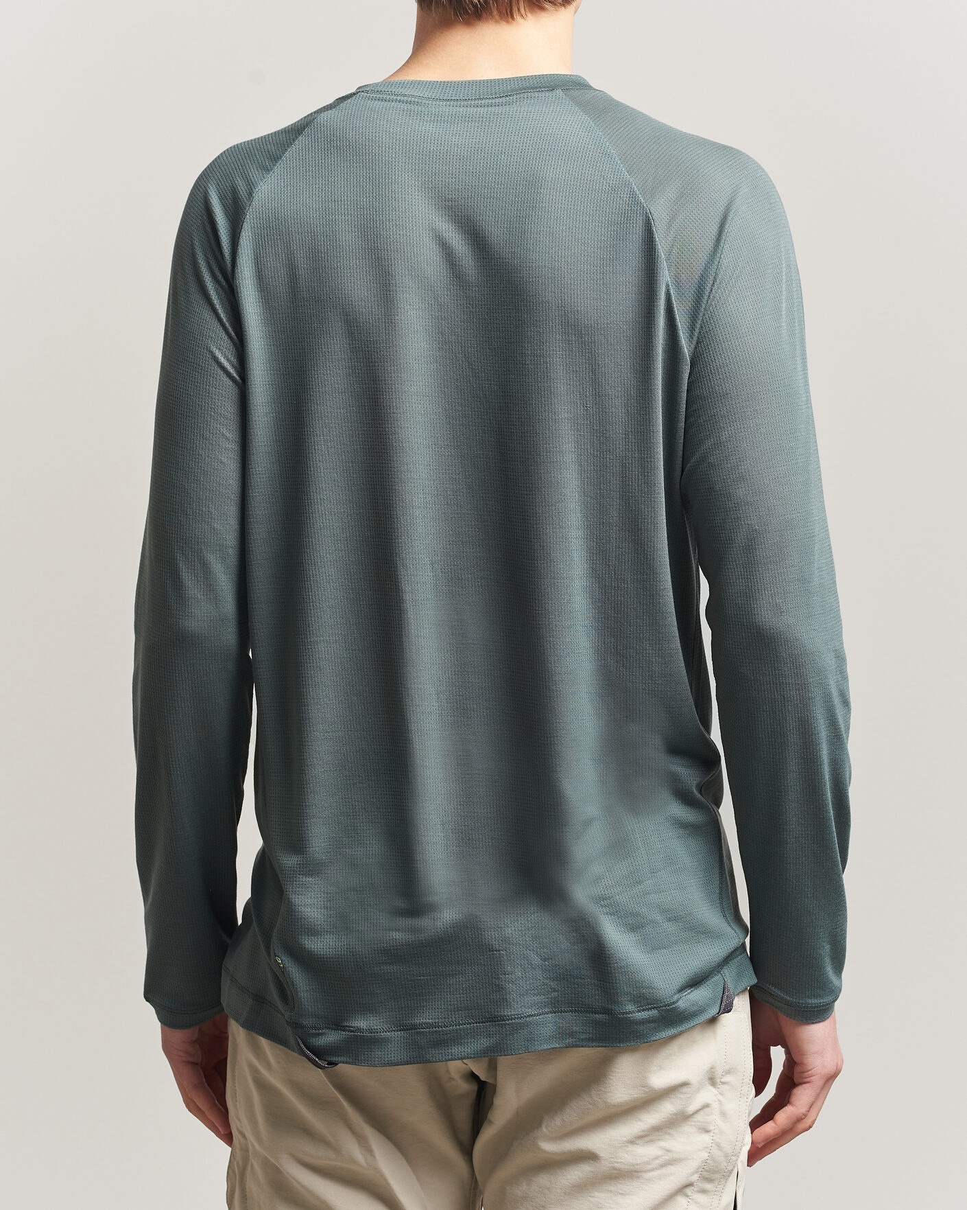 Hombres | Camisetas | Klättermusen | Groa Lightweight Tencel Long Sleeve T-Shirt Teal Grey