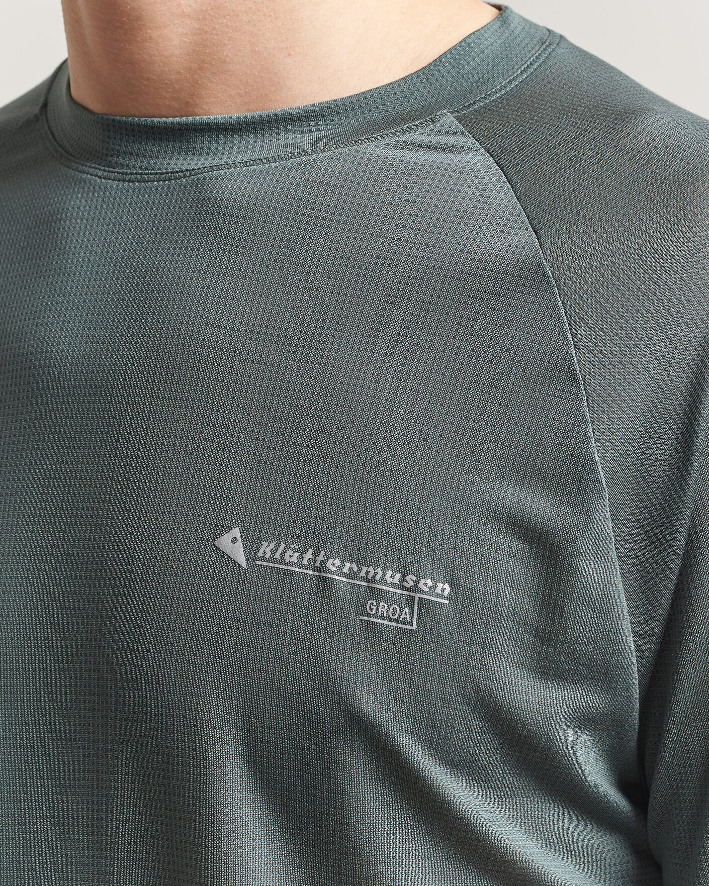 Hombres | Camisetas | Klättermusen | Groa Lightweight Tencel Long Sleeve T-Shirt Teal Grey