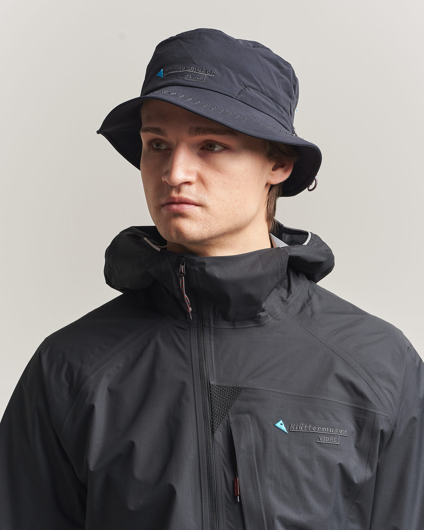 Hombres | Sombreros y gorras | Klättermusen | Skuld Bucket Hat Black