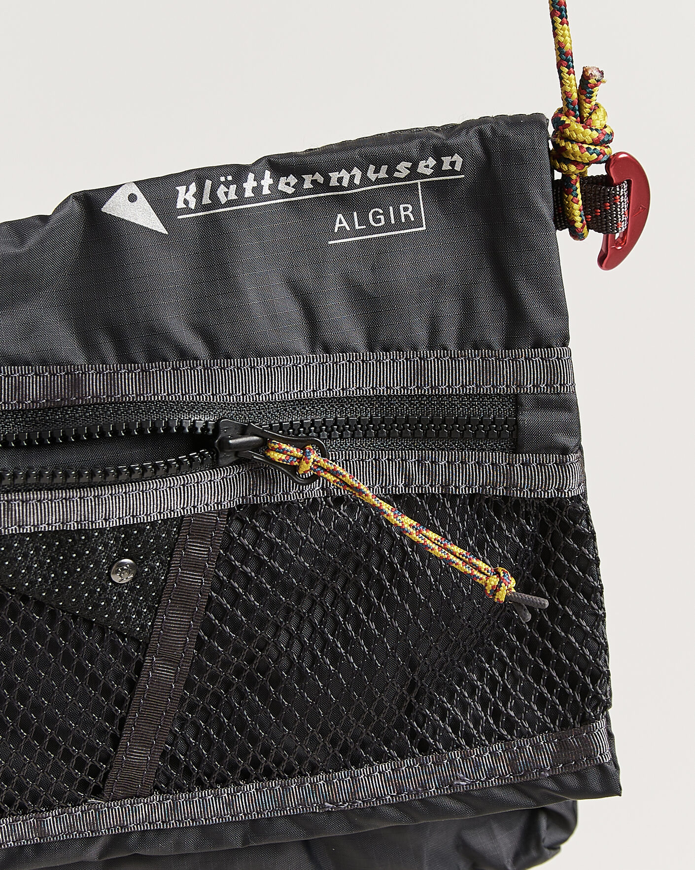 Hombres | Bolsos | Klättermusen | Algir Foldover Bag Raven