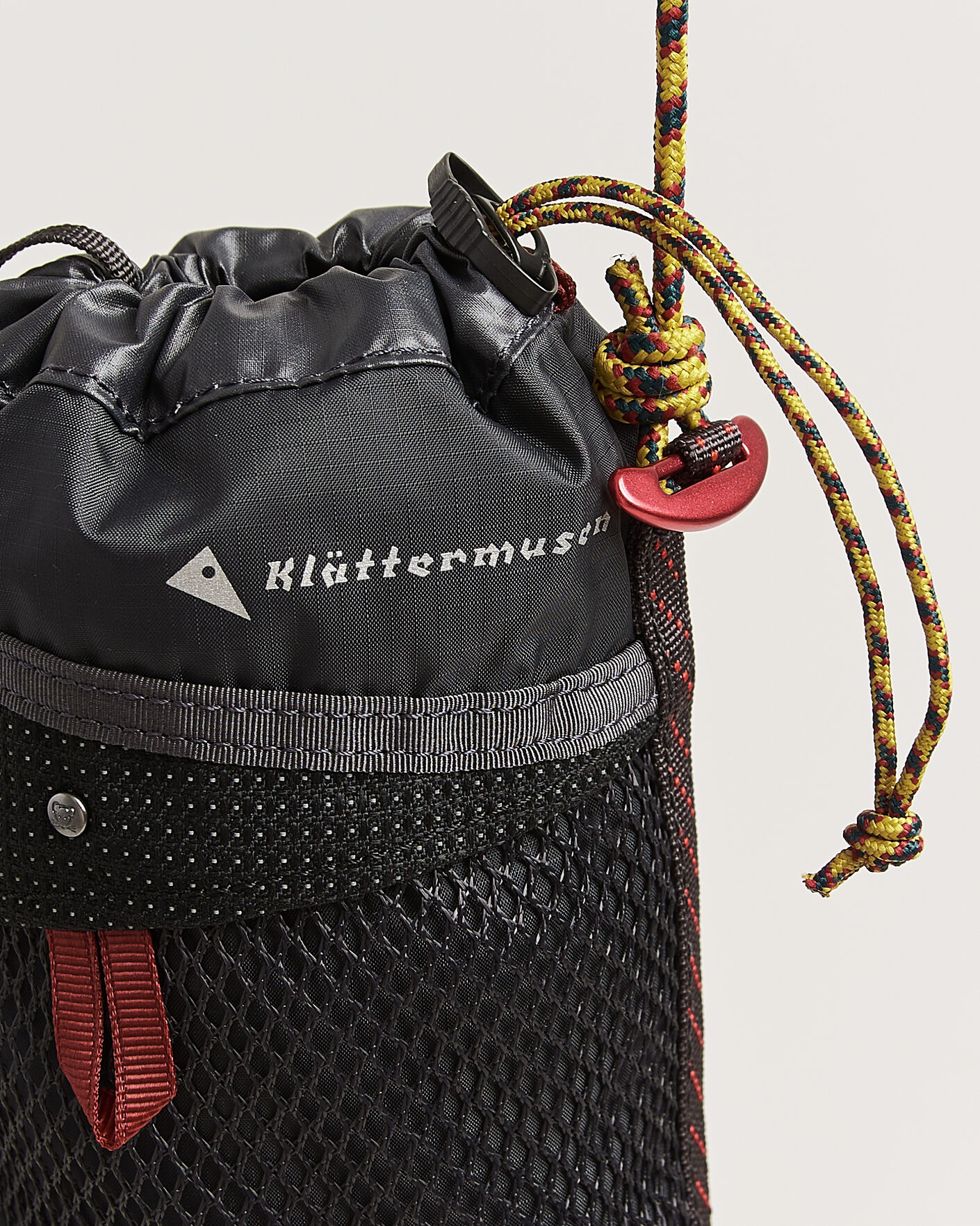 Hombres | Bolsos | Klättermusen | Algir Bottle Holder Bag Raven