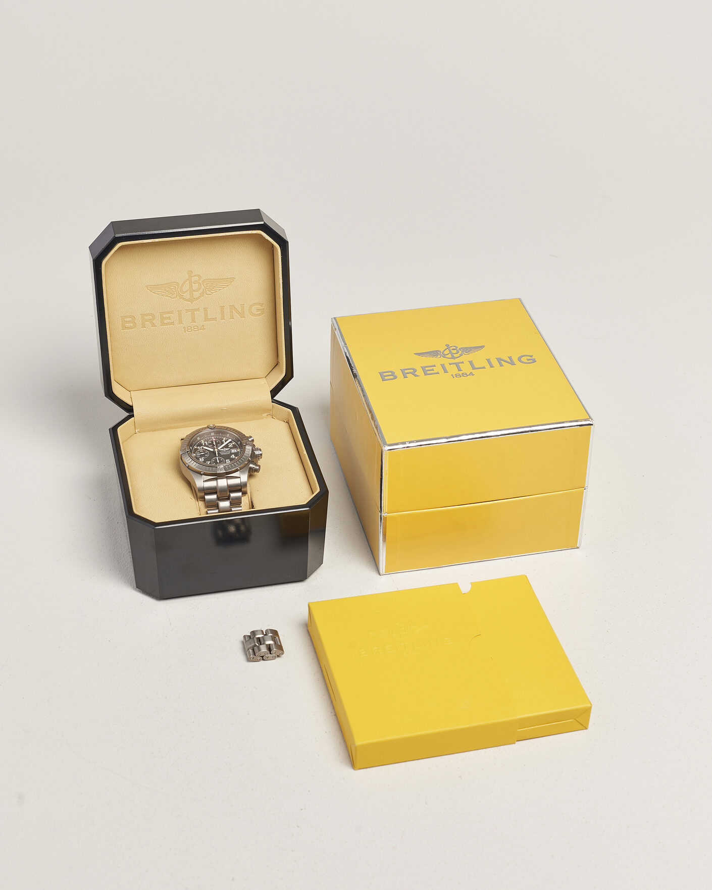 Hombres | Pre-Owned & Vintage Watches | Breitling Pre-Owned | Avenger Titanium Chrono 