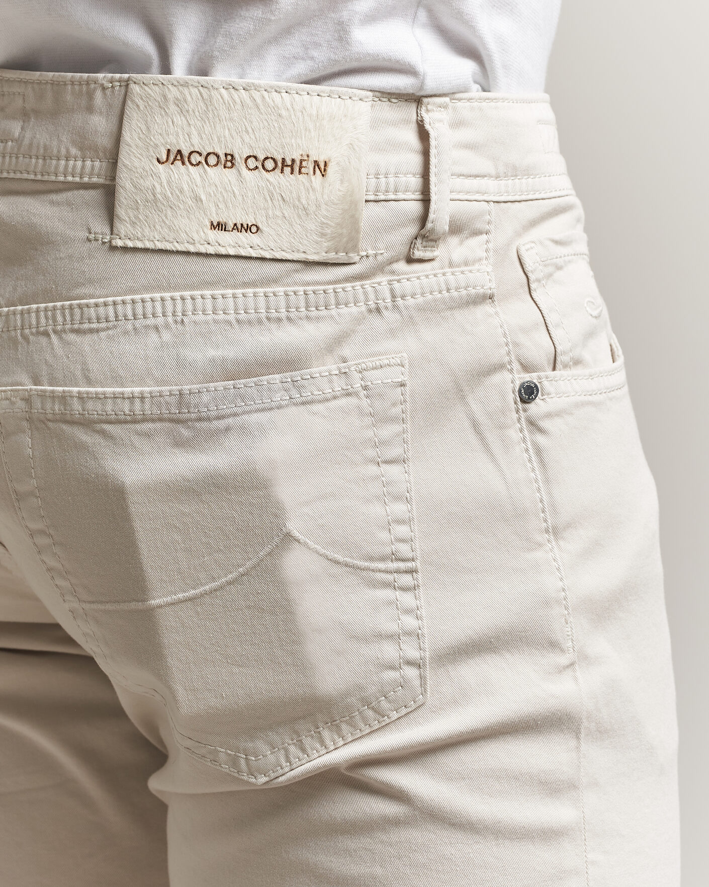 Hombres | Pantalones | Jacob Cohën | Bard Garment Dyed Gabardine Trousers Off White