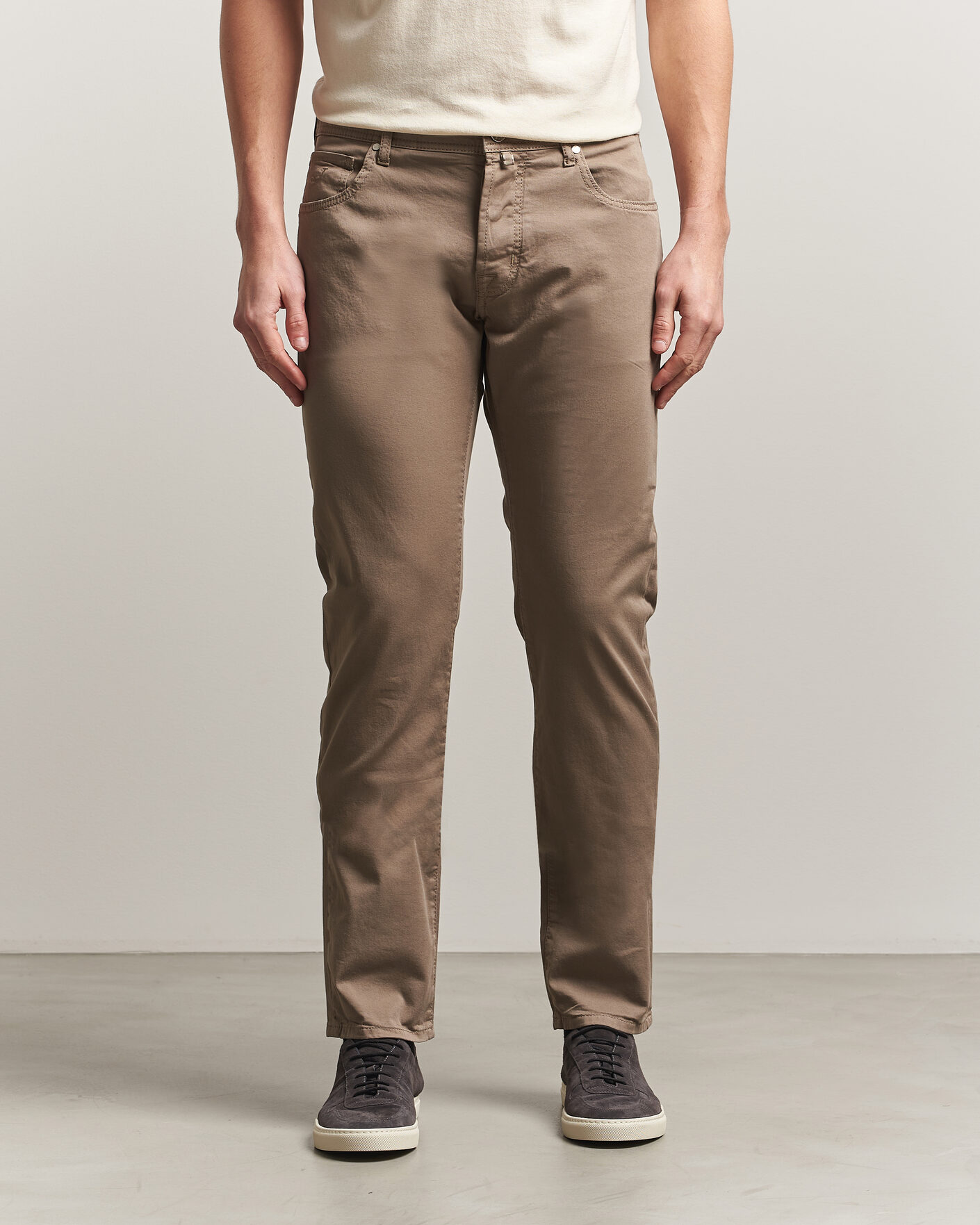 Hombres | Pantalones | Jacob Cohën | Bard Garment Dyed Gabardine Trousers Khaki Beige