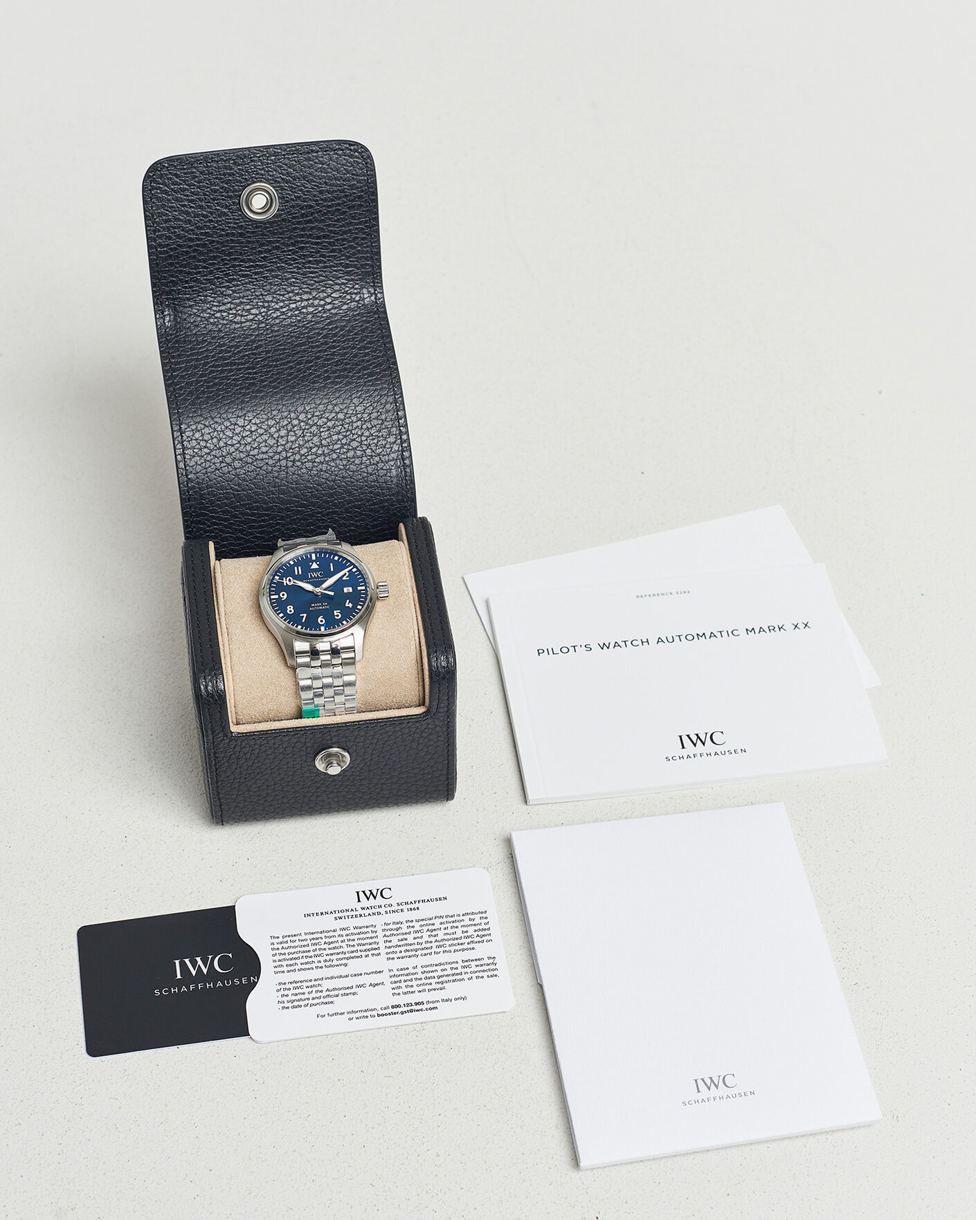 Hombres | Pre-Owned & Vintage Watches | IWC Pre-Owned | Pilot's Watch Mark XX  