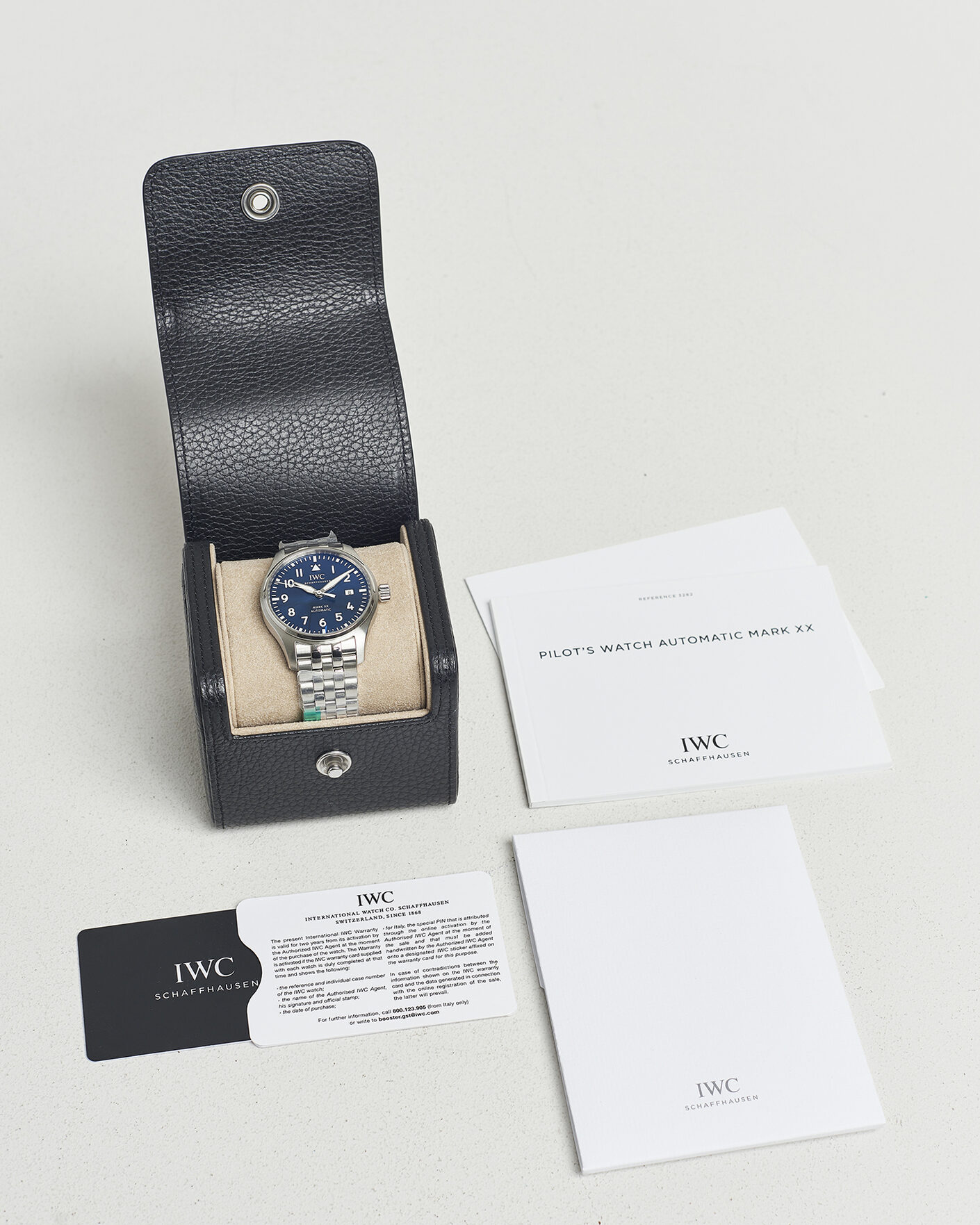 Hombres | Pre-Owned & Vintage Watches | IWC Pre-Owned | Pilot's Watch Mark XX  