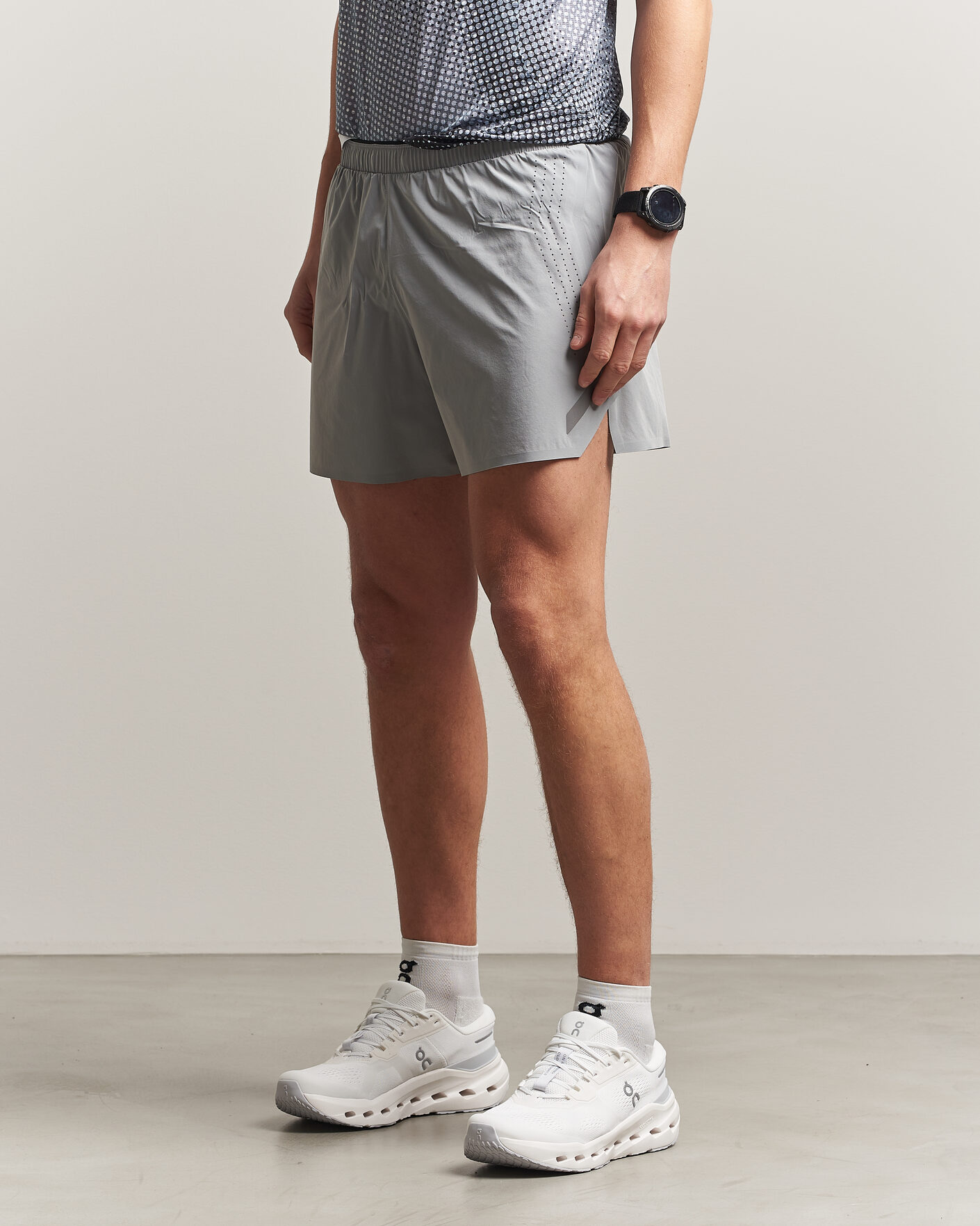 Hombres | Pantalones cortos | SOAR Running | Run Short Silver Grey