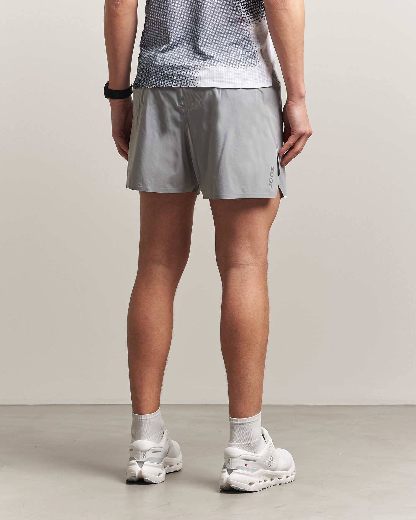 Hombres | Pantalones cortos | SOAR Running | Run Short Silver Grey