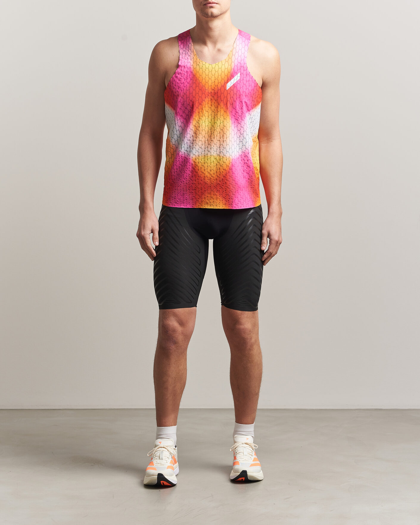 Hombres | Camisetas | SOAR Running | Graphene Race Vest Red/Orange