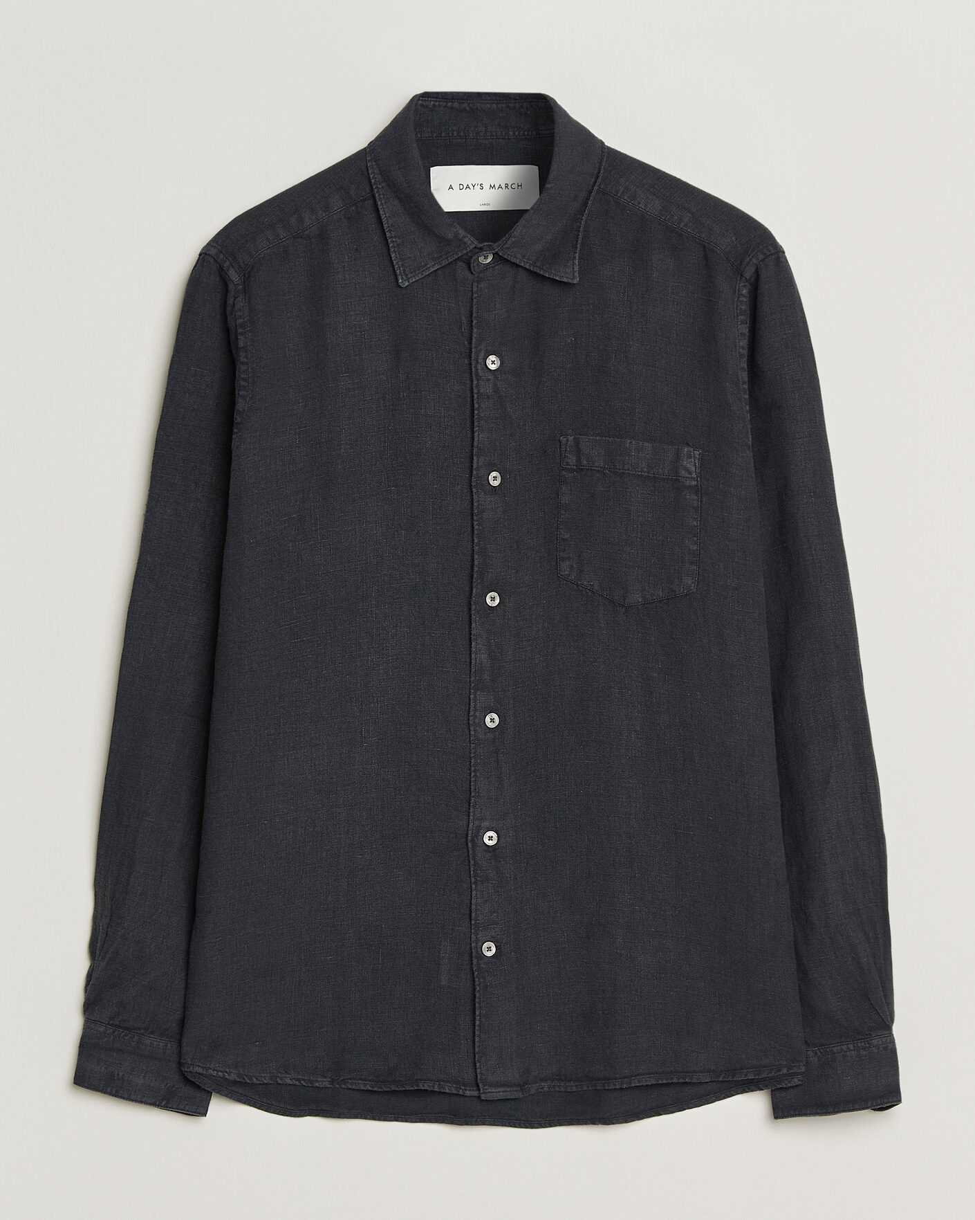 Hombres | Camisas | A Day's March | Daintree Linen Shirt Off Black