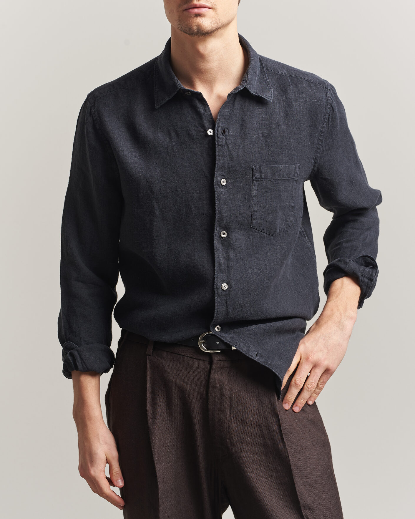 Hombres | Camisas | A Day's March | Daintree Linen Shirt Off Black